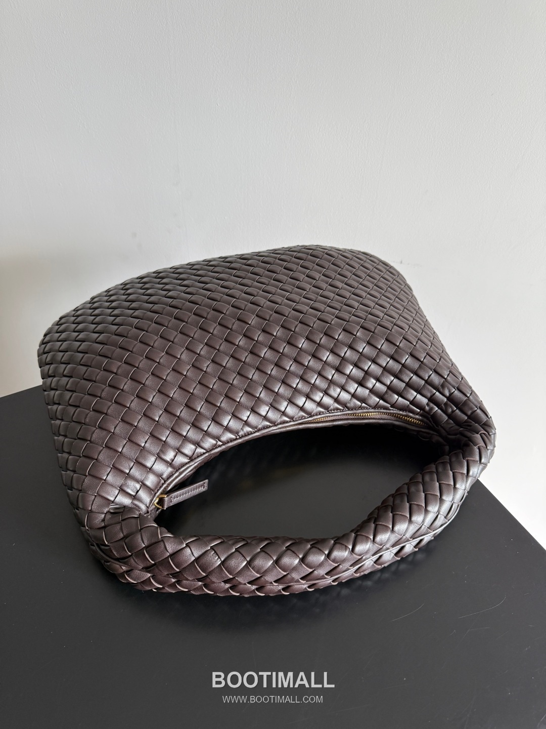 Bottega Veneta Early Spring Soft Hobo Shoulder Bag 보테가 베네타 얼리 스프링 소프트 호보 숄더백 44cm 5