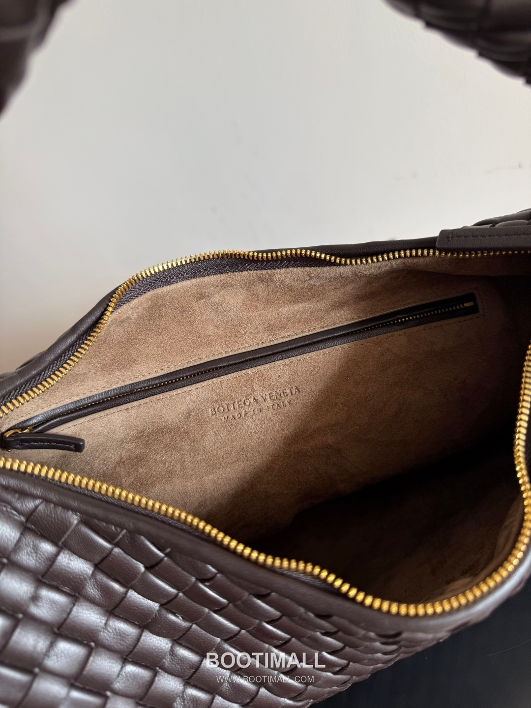 Bottega Veneta Early Spring Soft Hobo Shoulder Bag 보테가 베네타 얼리 스프링 소프트 호보 숄더백 44cm 7