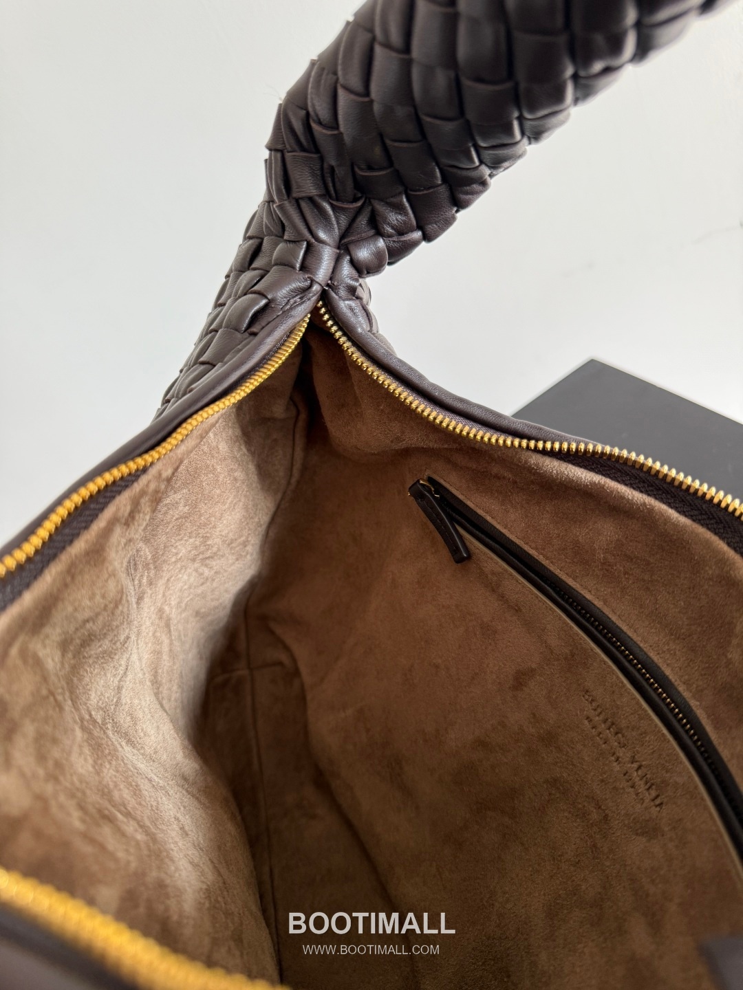 Bottega Veneta Early Spring Soft Hobo Shoulder Bag 보테가 베네타 얼리 스프링 소프트 호보 숄더백 44cm 9