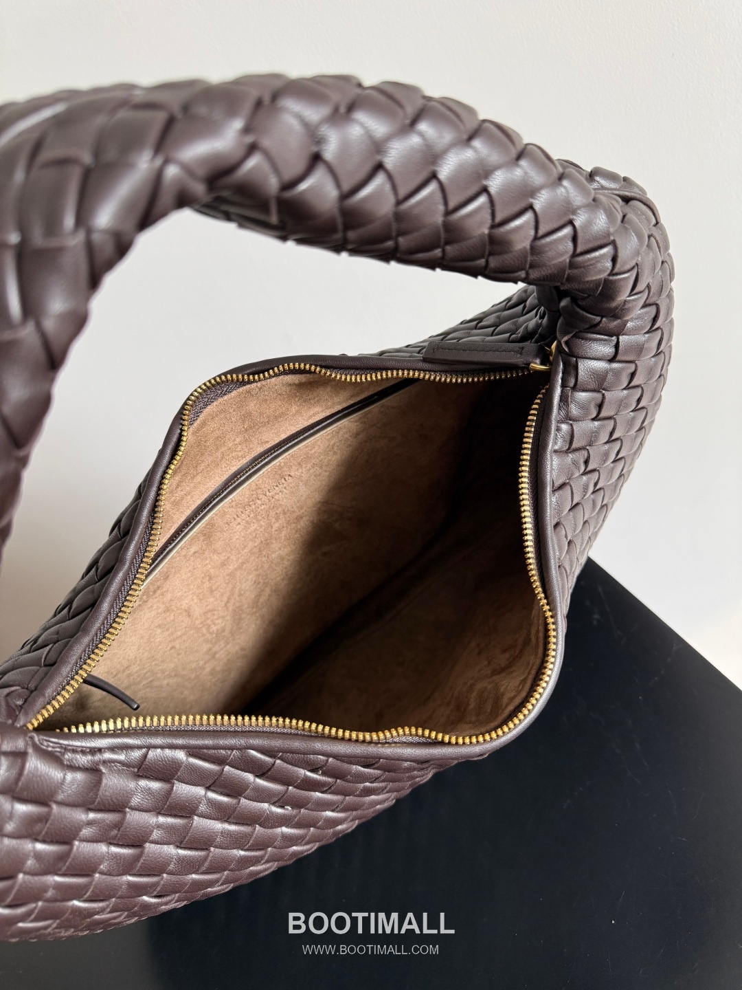 Bottega Veneta Early Spring Soft Hobo Shoulder Bag 보테가 베네타 얼리 스프링 소프트 호보 숄더백 44cm 10