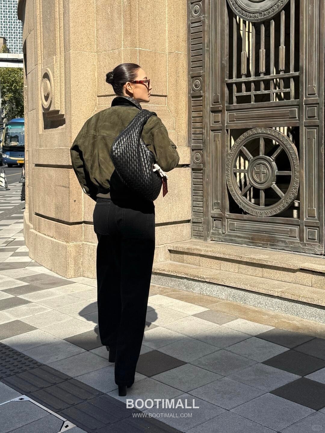 Bottega Veneta Early Spring Soft Hobo Shoulder Bag 보테가 베네타 얼리 스프링 소프트 호보 숄더백 44cm 5