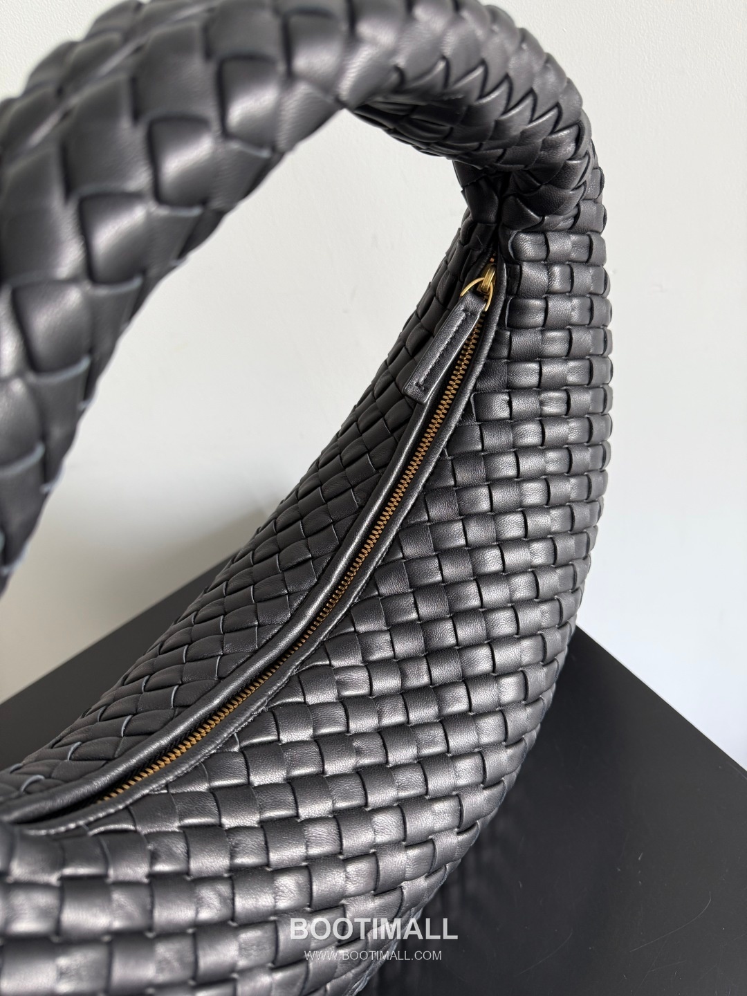 Bottega Veneta Early Spring Soft Hobo Shoulder Bag 보테가 베네타 얼리 스프링 소프트 호보 숄더백 44cm 22