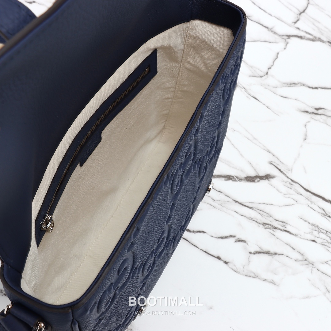 Gucci GG Embossed Leather Messenger Bag 760234 구찌 GG 엠보스 레더 메신저백 31cm 9