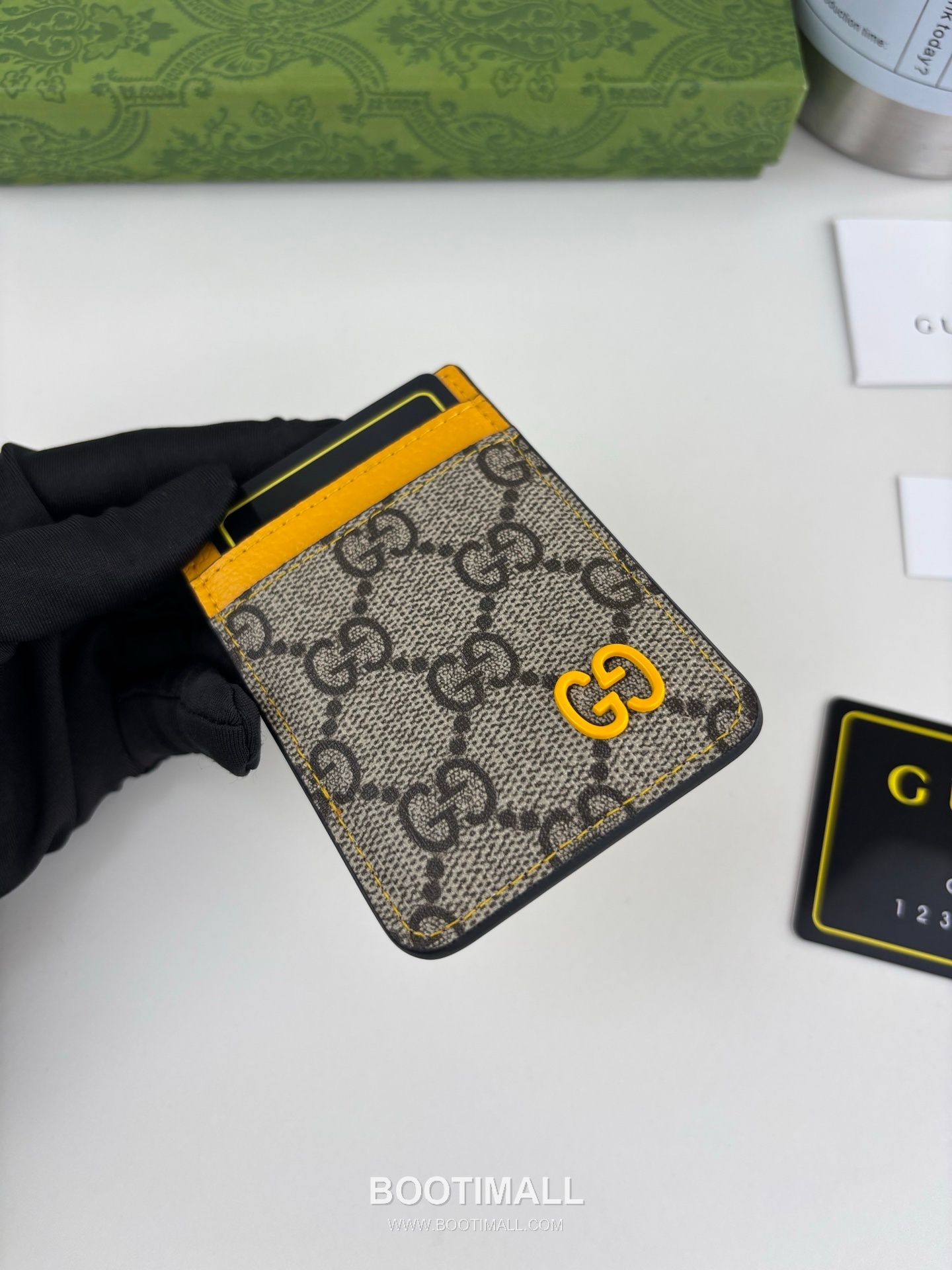 Gucci GG Supreme Magnetic GG Canvas Yellow Card Holder 구찌 GG 수프림 마그네틱 817197 캔버스 옐로우 카드홀더 10cm 4