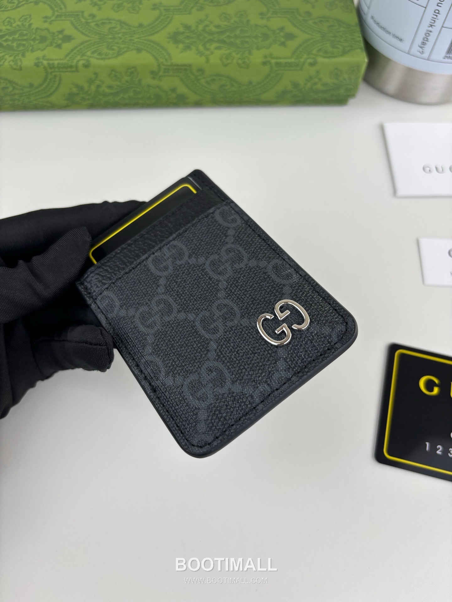 Gucci GG Supreme Magnetic Card Holder 817197 GG Canvas White 구찌 GG 수프림 마그네틱 카드 홀더 817197 캔버스 화이트 10cm 4