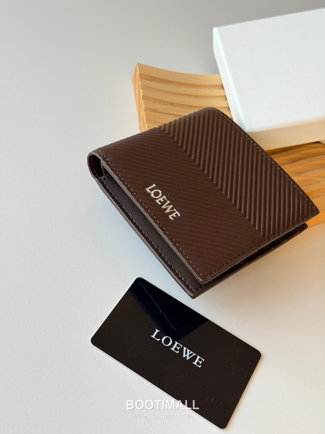 Loewe Puzzle Geometric Ripple-Embossed Cowhide Black Bifold Wallet 로에베 퍼즐 지오메트릭 L1146 물결 엠보 소가죽 블랙 반지갑 11cm 9