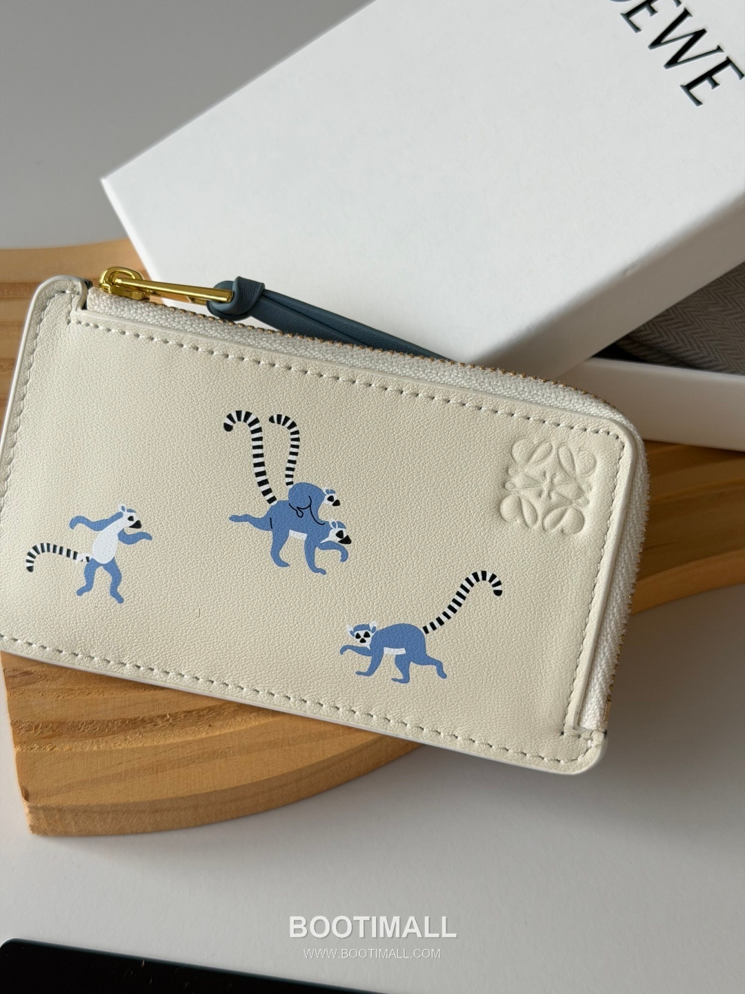 Loewe Animal Motif Zip Cowhide Leather Multicolor Coin Purse 로에베 L1142 애니멀 모티프 지퍼 소가죽 멀티컬러 동전지갑 12.5cm 2