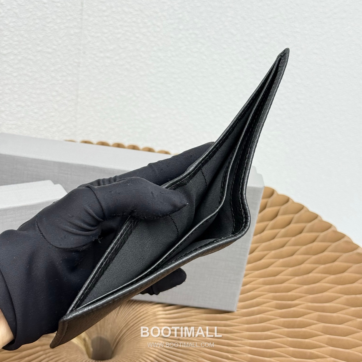 Balenciaga Cash Square Fold Grained Calfskin Bifold Wallet 발렌시아가 캐시 스퀘어 폴드 그레인드 카프스킨 반지갑 11cm 9