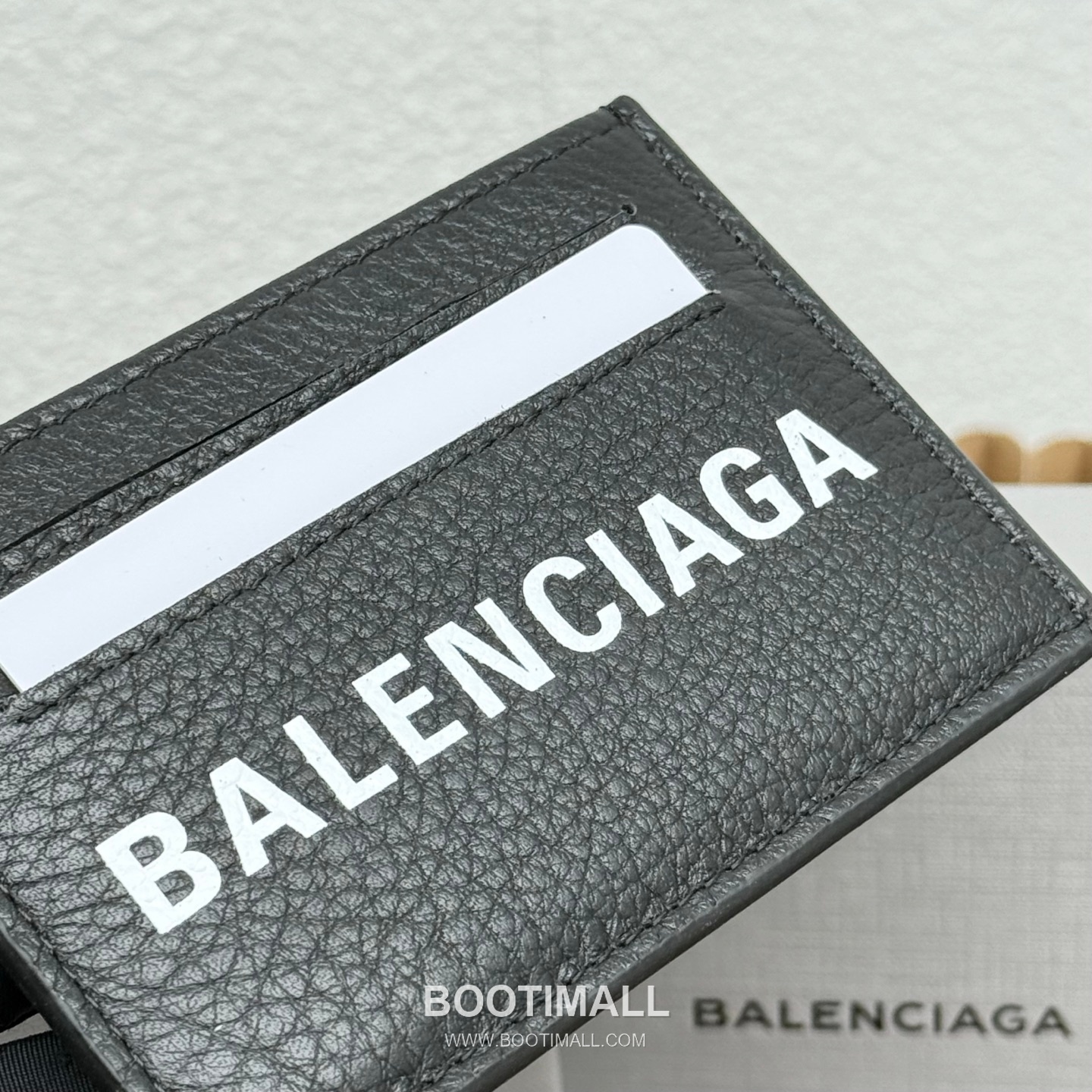 Balenciaga Cash Logo Print Grained Calfskin Card Holder 발렌시아가 캐시 로고 프린트 그레인드 카프스킨 카드홀더 10cm 5