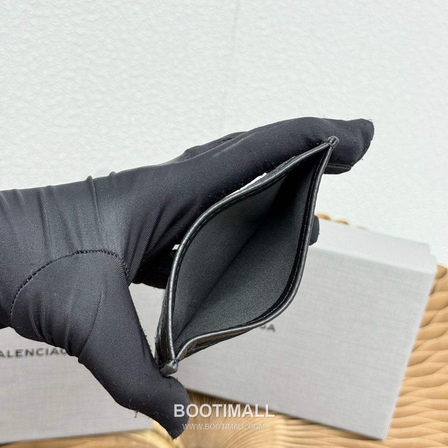 Balenciaga Cash Logo Print Grained Calfskin Card Holder 발렌시아가 캐시 로고 프린트 그레인드 카프스킨 카드홀더 10cm 7