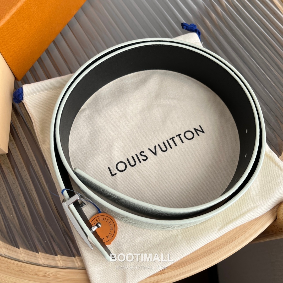 Louis Vuitton New Togo Embossed Buckle Calfskin Black Belt 루이비통 뉴 토고 엠보 버클 카프스킨 블랙 벨트 4cm 4