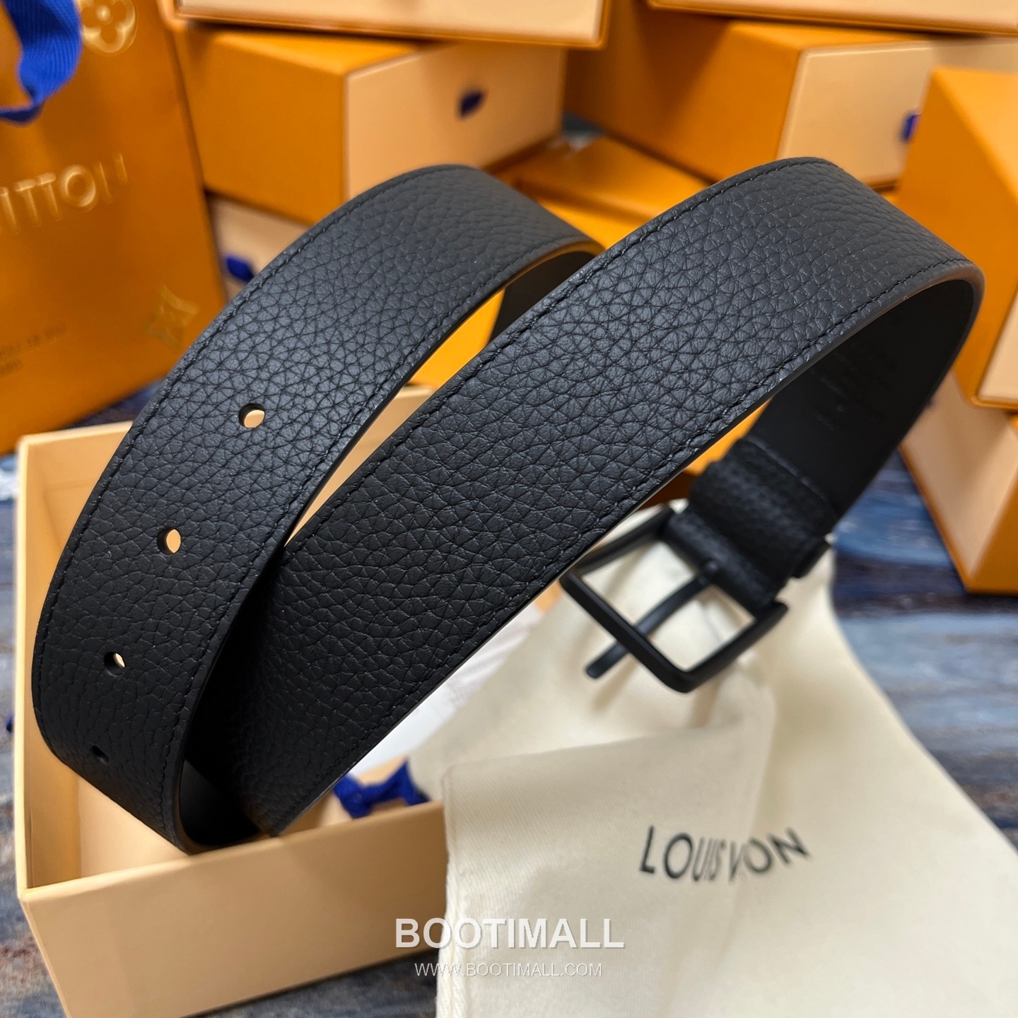 Louis Vuitton LV Initiales Rectangular Buckle Grained Leather Black Belt 루이비통 LV 이니셜 직사각 버클 그레인 레더 벨트 3.5cm 4