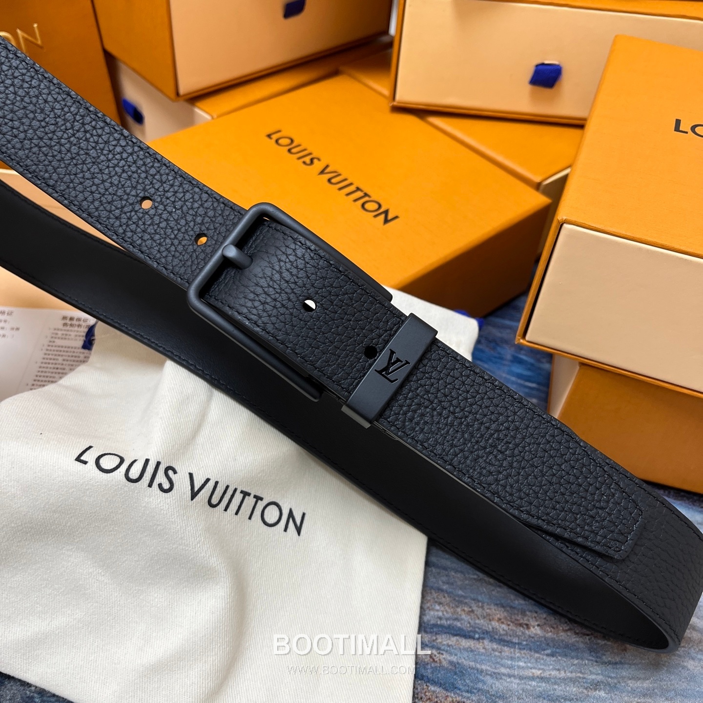 Louis Vuitton LV Initiales Rectangular Buckle Grained Leather Black Belt 루이비통 LV 이니셜 직사각 버클 그레인 레더 벨트 3.5cm 8