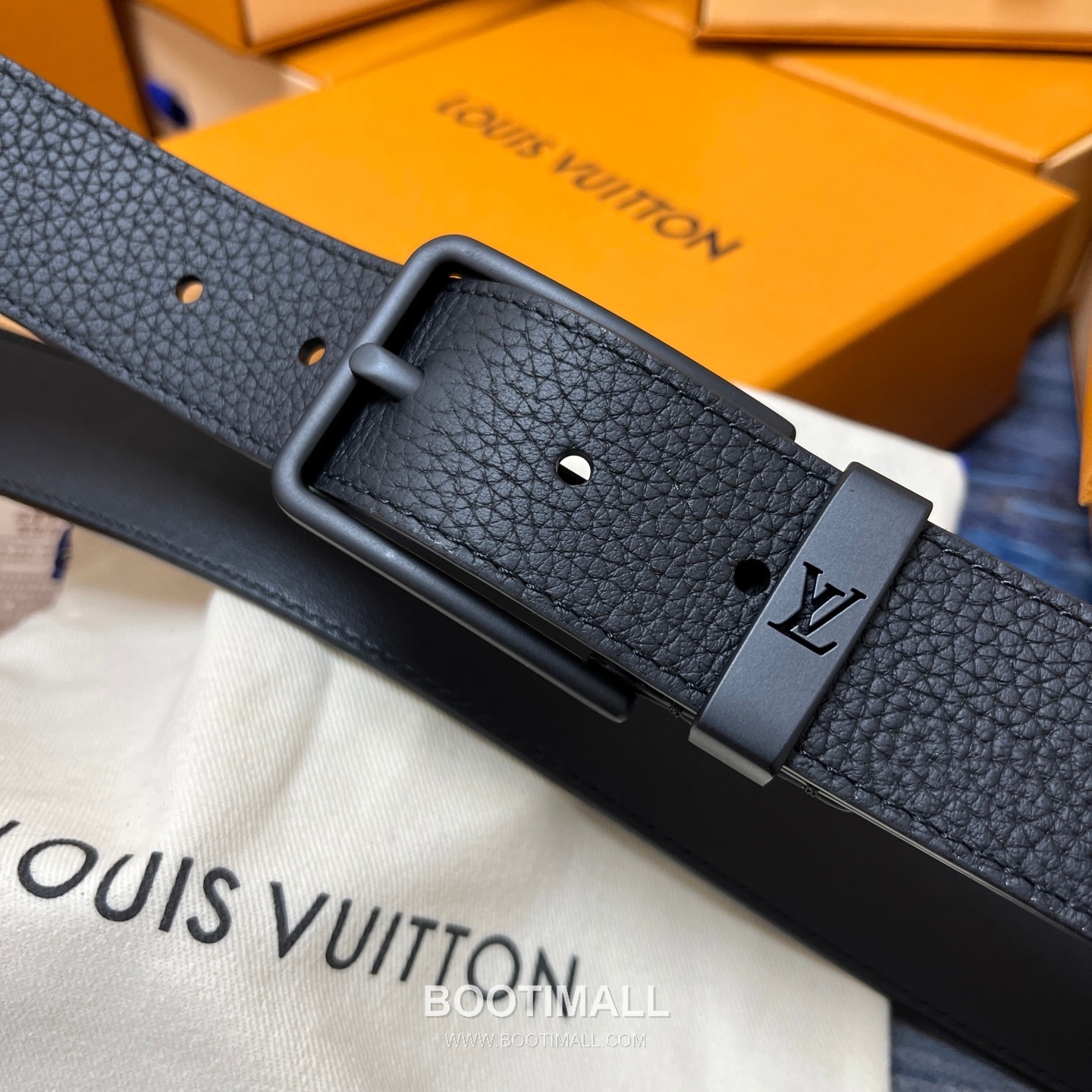 Louis Vuitton LV Initiales Rectangular Buckle Grained Leather Black Belt 루이비통 LV 이니셜 직사각 버클 그레인 레더 벨트 3.5cm 9
