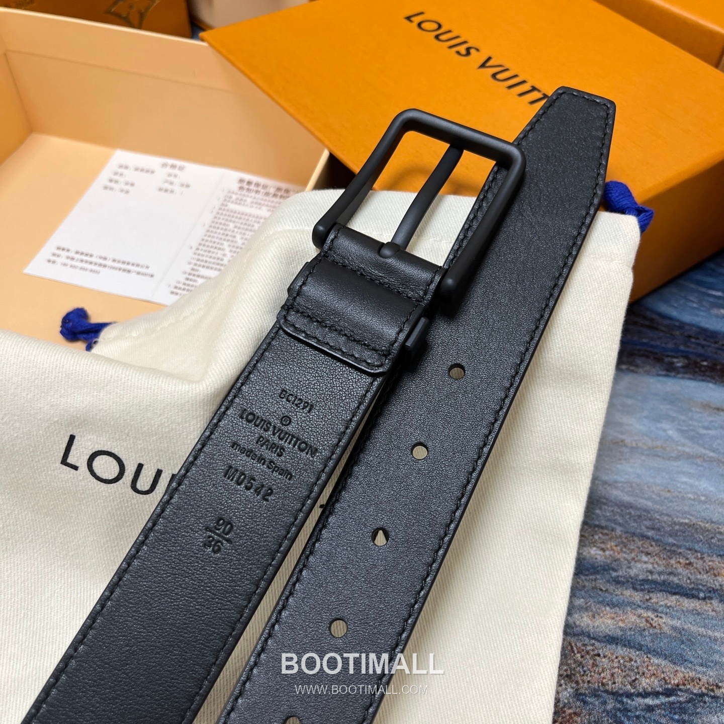 Louis Vuitton LV Initiales Rectangular Buckle Grained Leather Black Belt 루이비통 LV 이니셜 직사각 버클 그레인 레더 벨트 3.5cm 6