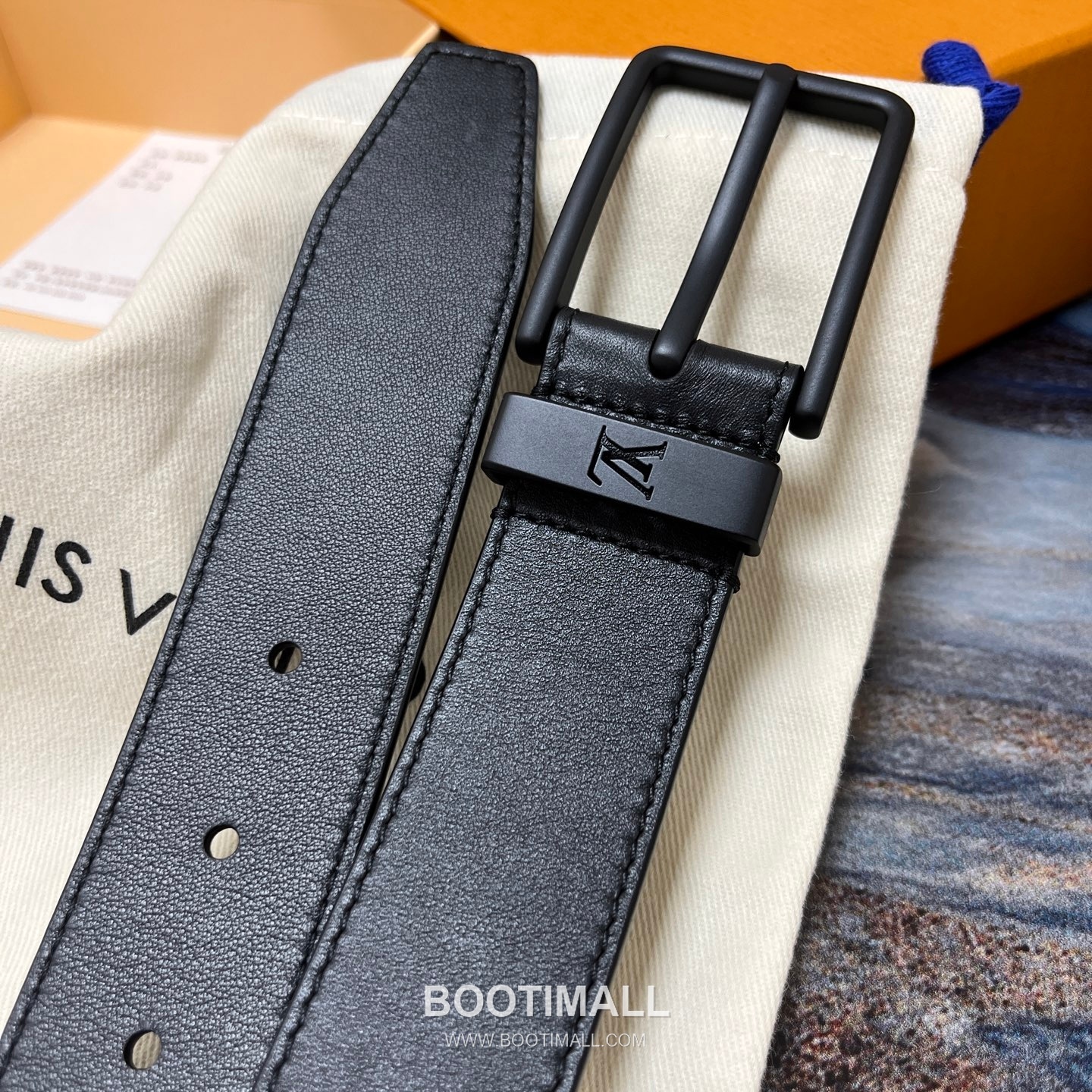 Louis Vuitton LV Initiales Rectangular Buckle Grained Leather Black Belt 루이비통 LV 이니셜 직사각 버클 그레인 레더 벨트 3.5cm 8