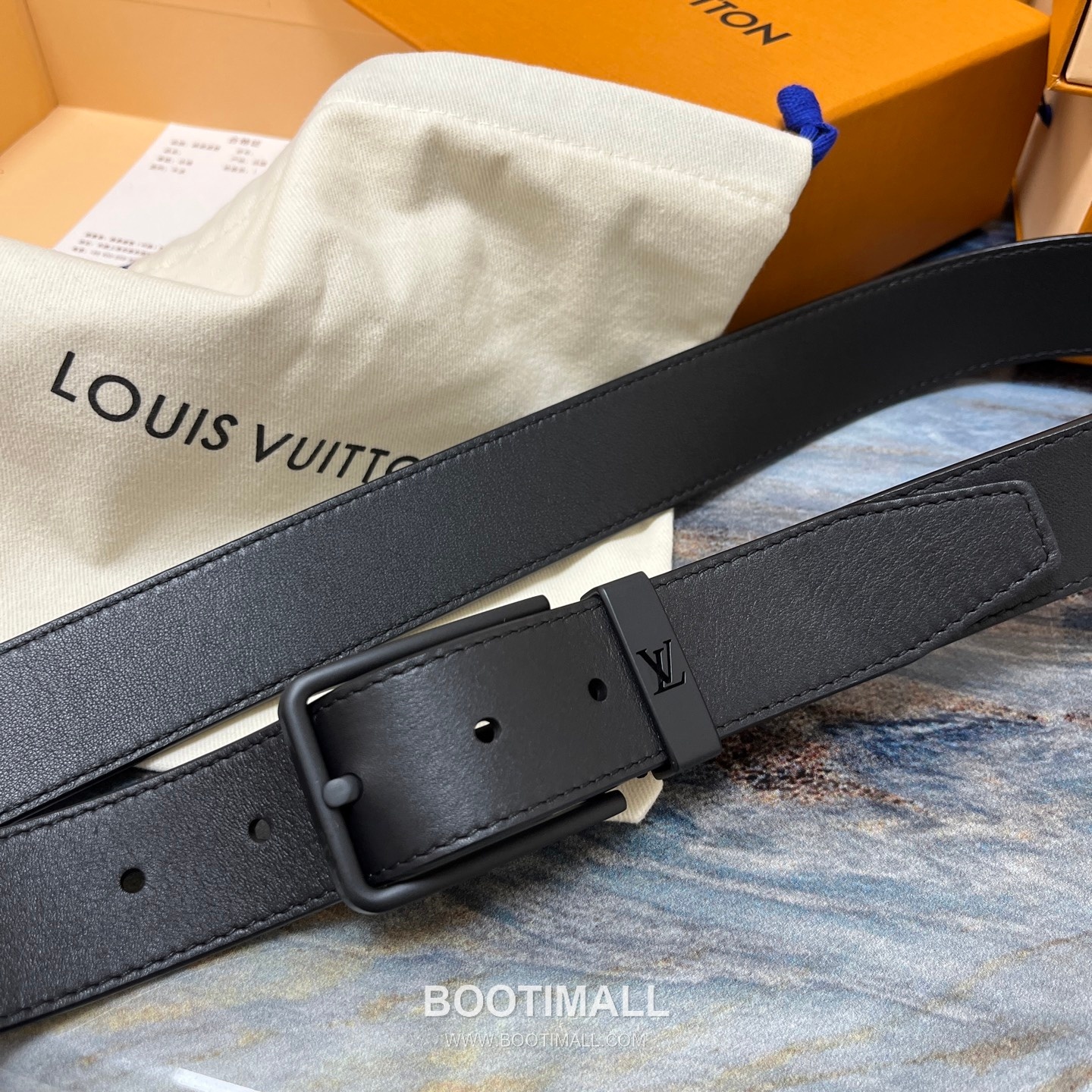 Louis Vuitton LV Initiales Rectangular Buckle Grained Leather Black Belt 루이비통 LV 이니셜 직사각 버클 그레인 레더 벨트 3.5cm 9