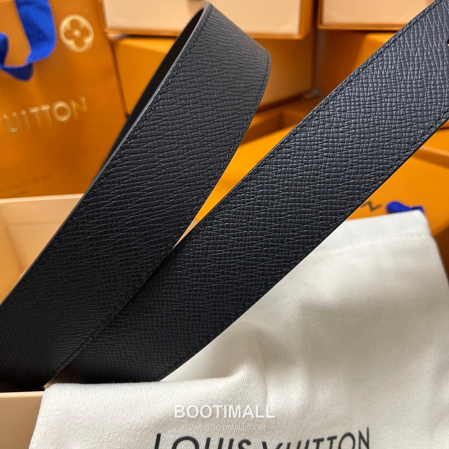 Louis Vuitton LV Initiales Rectangular Buckle Grained Leather Black Belt 루이비통 LV 이니셜 직사각 버클 그레인 레더 벨트 3.5cm 4