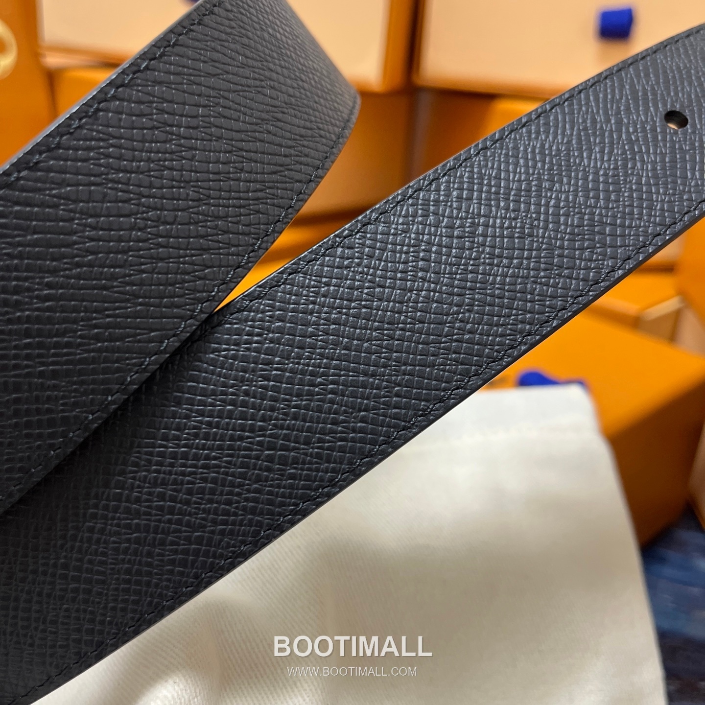 Louis Vuitton LV Initiales Rectangular Buckle Grained Leather Black Belt 루이비통 LV 이니셜 직사각 버클 그레인 레더 벨트 3.5cm 5