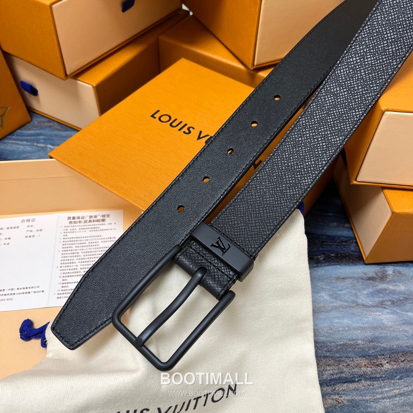 Louis Vuitton LV Initiales Rectangular Buckle Grained Leather Black Belt 루이비통 LV 이니셜 직사각 버클 그레인 레더 벨트 3.5cm 7