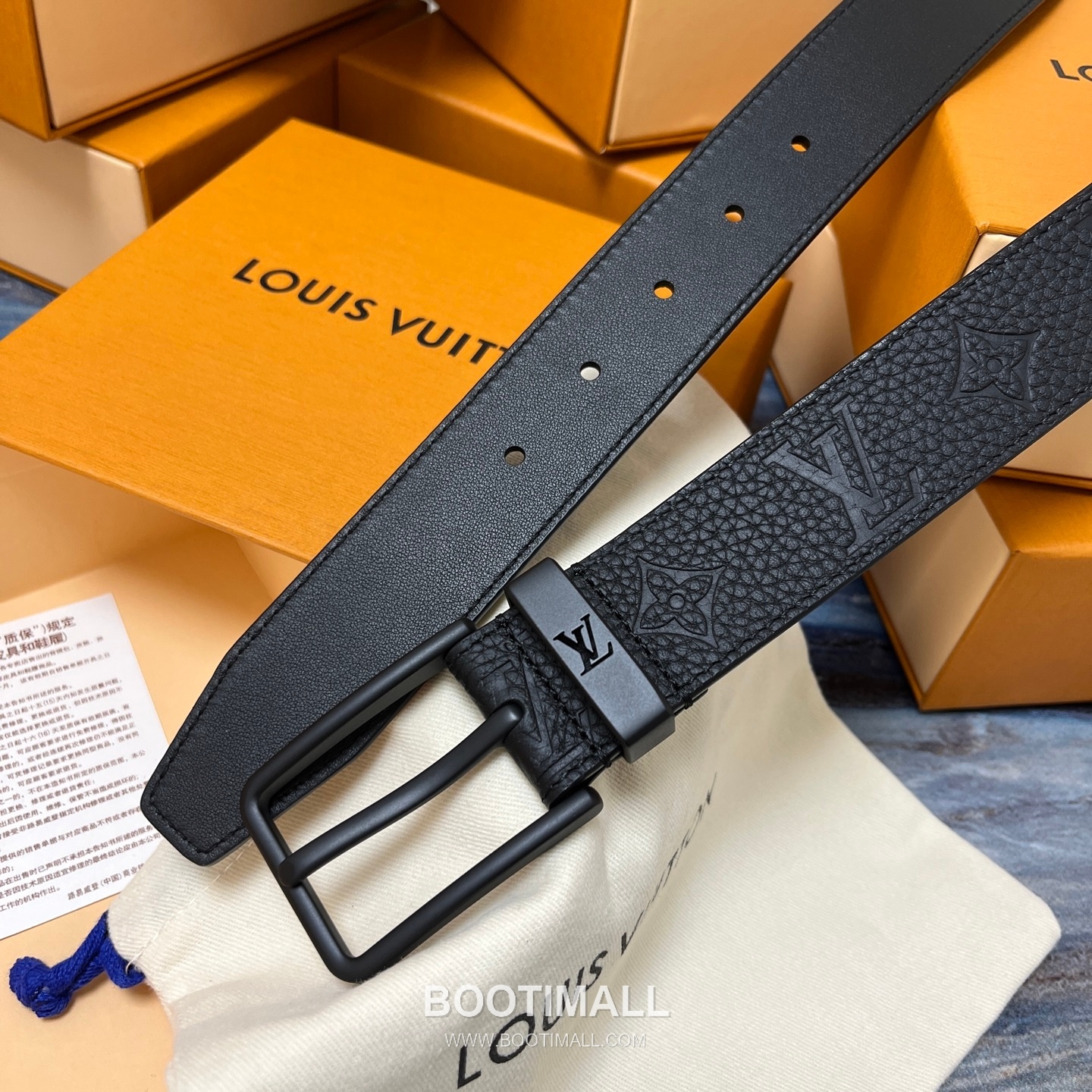 Louis Vuitton LV Initiales Rectangular Buckle Grained Leather Black Belt 루이비통 LV 이니셜 직사각 버클 그레인 레더 벨트 3.5cm 7