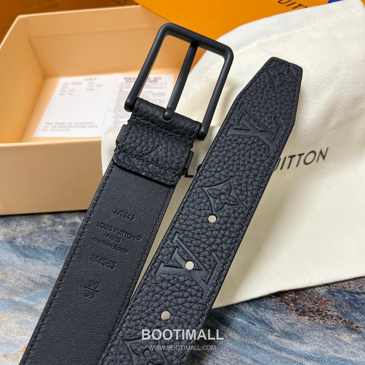 Louis Vuitton LV Initiales Rectangular Buckle Grained Leather Black Belt 루이비통 LV 이니셜 직사각 버클 그레인 레더 벨트 3.5cm 8