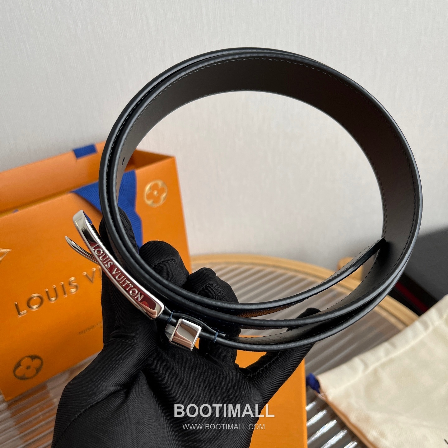 Louis Vuitton LV Initiales Rectangular Buckle Grained Leather Black Belt 루이비통 LV 이니셜 직사각 버클 그레인 레더 벨트 3.5cm 3