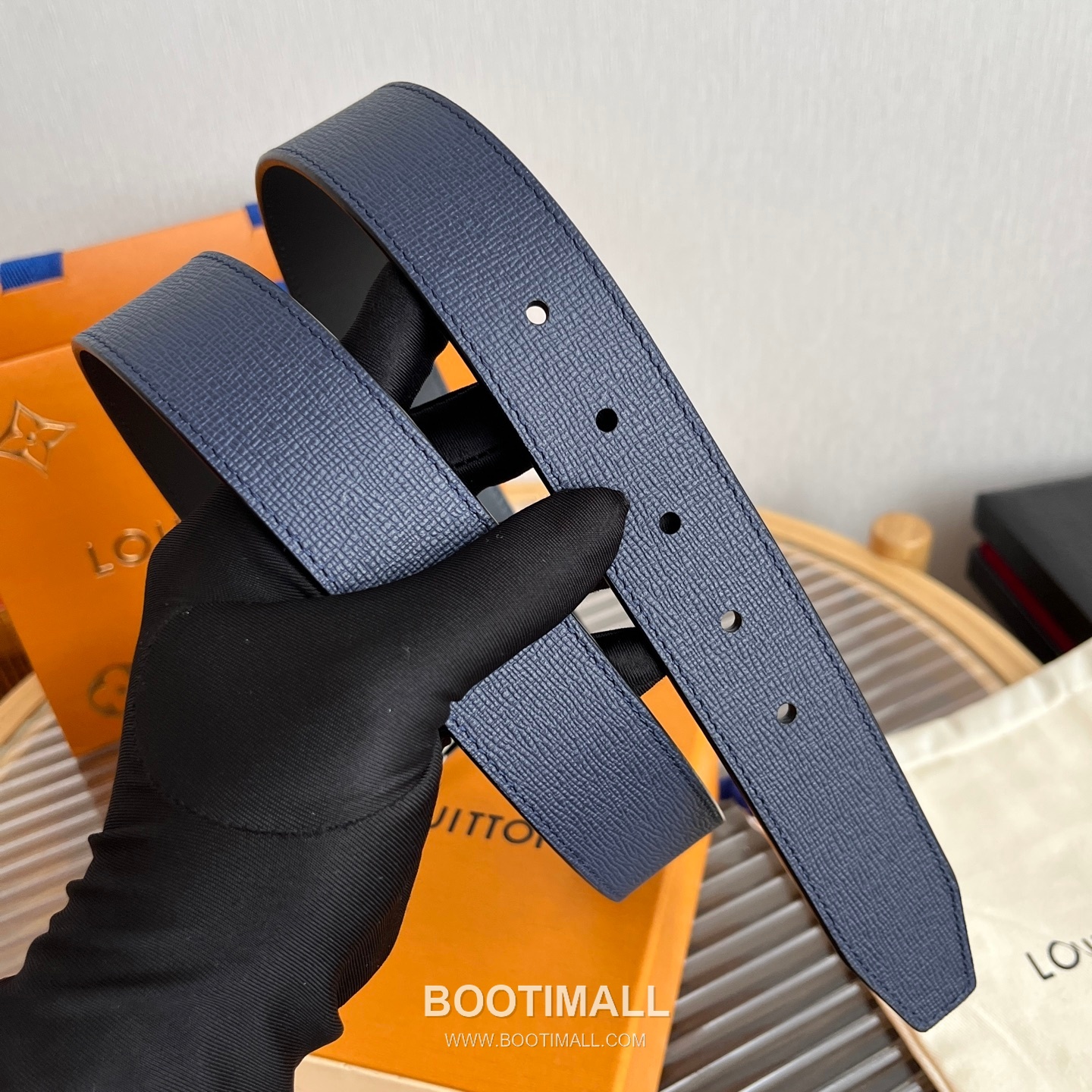 Louis Vuitton LV Initiales Rectangular Buckle Grained Leather Black Belt 루이비통 LV 이니셜 직사각 버클 그레인 레더 벨트 3.5cm 4