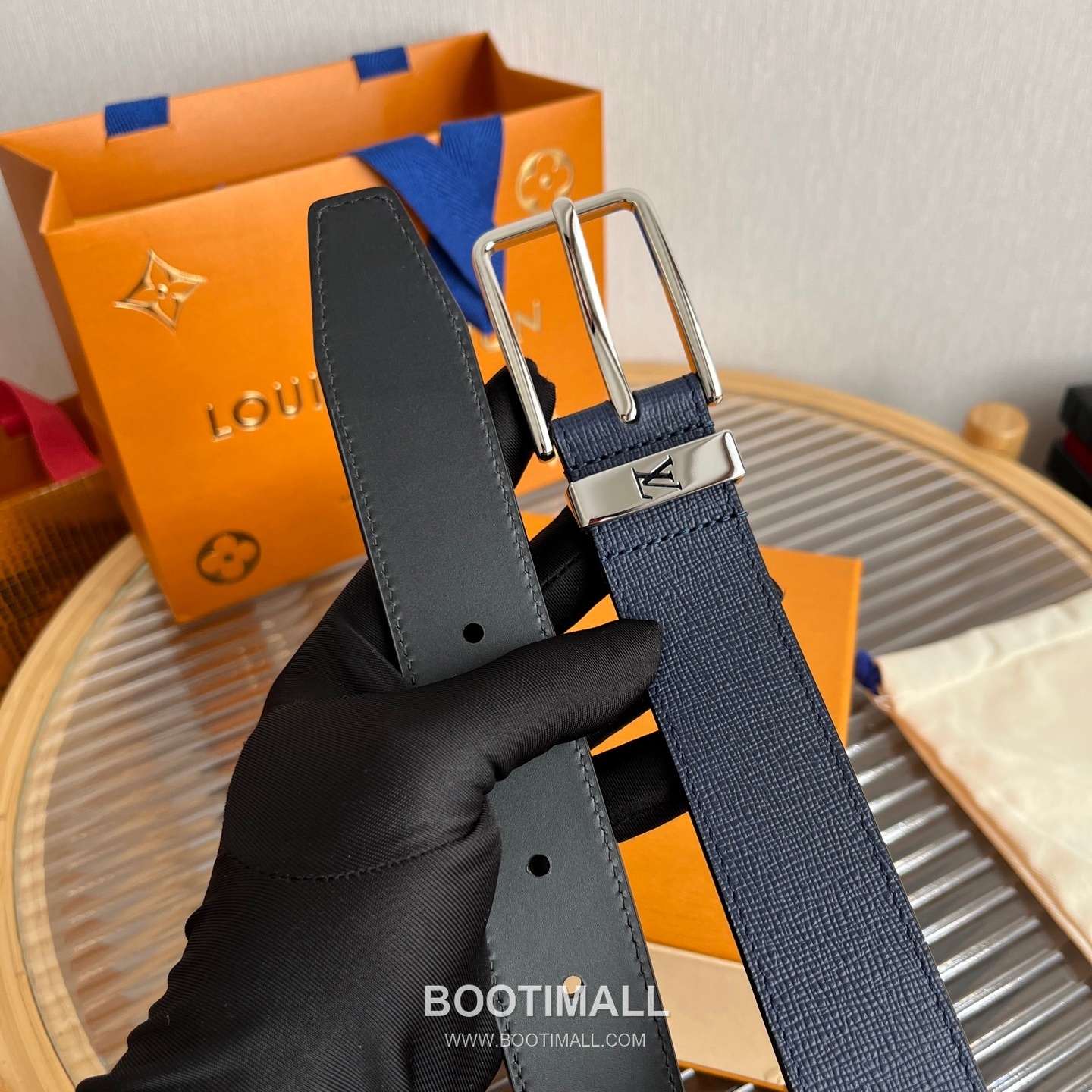 Louis Vuitton LV Initiales Rectangular Buckle Grained Leather Black Belt 루이비통 LV 이니셜 직사각 버클 그레인 레더 벨트 3.5cm 5