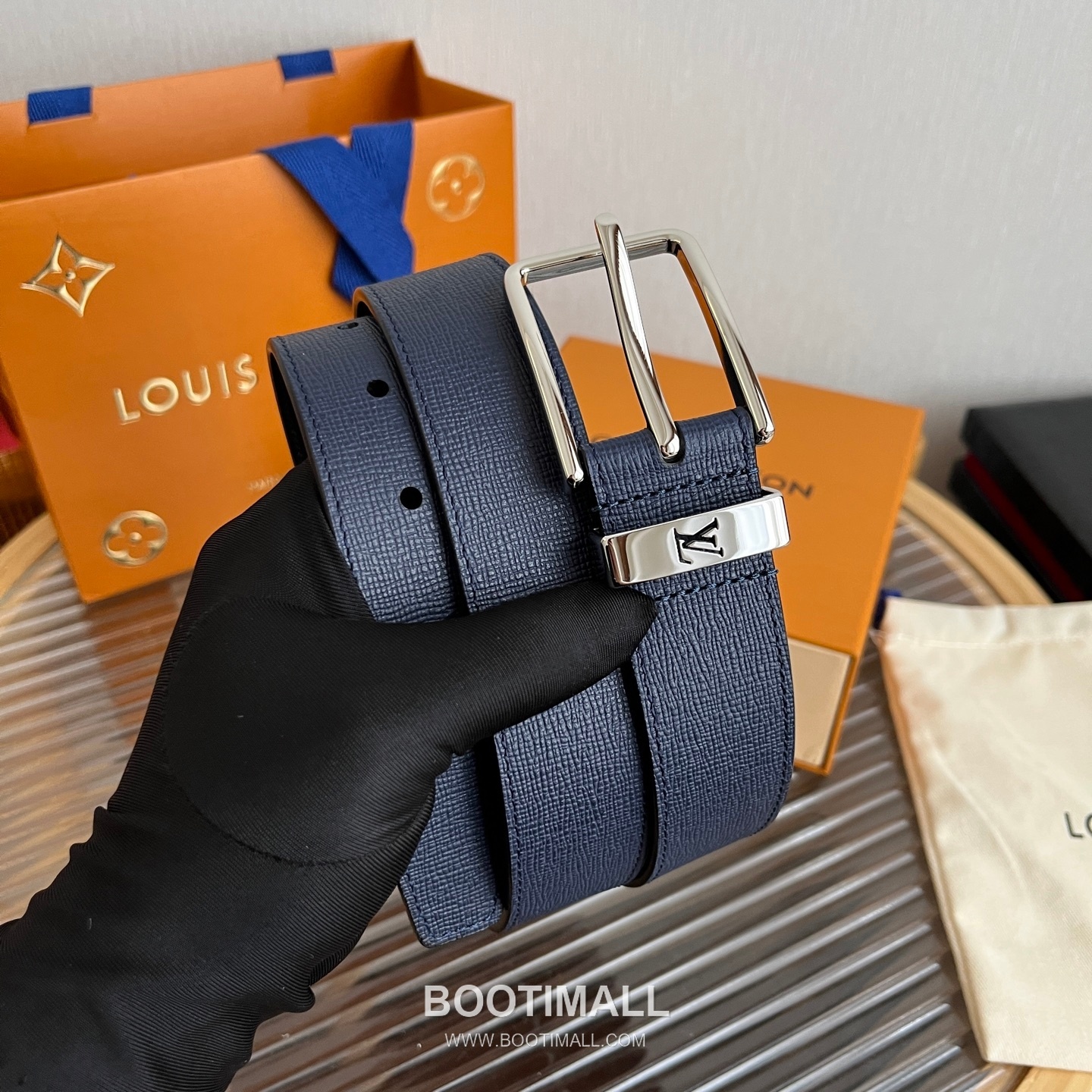 Louis Vuitton LV Initiales Rectangular Buckle Grained Leather Black Belt 루이비통 LV 이니셜 직사각 버클 그레인 레더 벨트 3.5cm 9