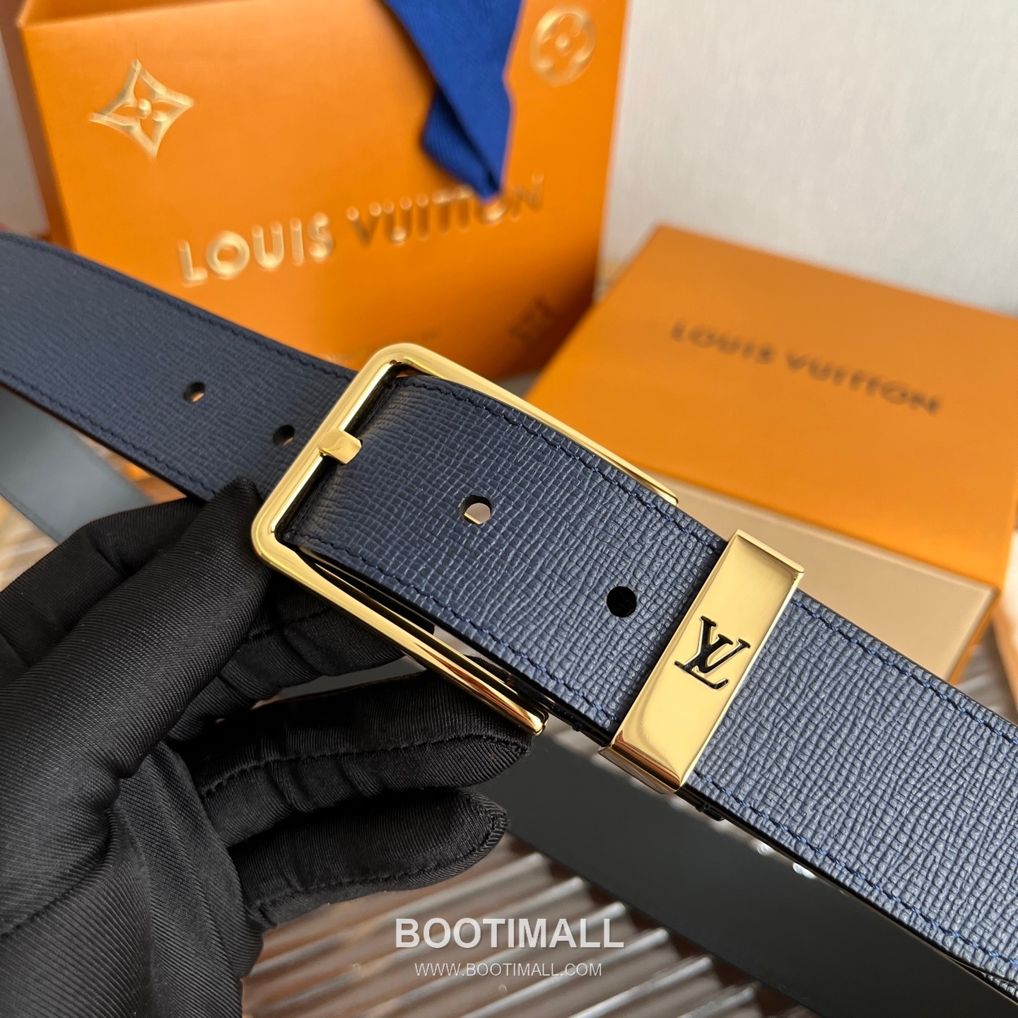 Louis Vuitton LV Initiales Rectangular Buckle Grained Leather Black Belt 루이비통 LV 이니셜 직사각 버클 그레인 레더 벨트 3.5cm 2