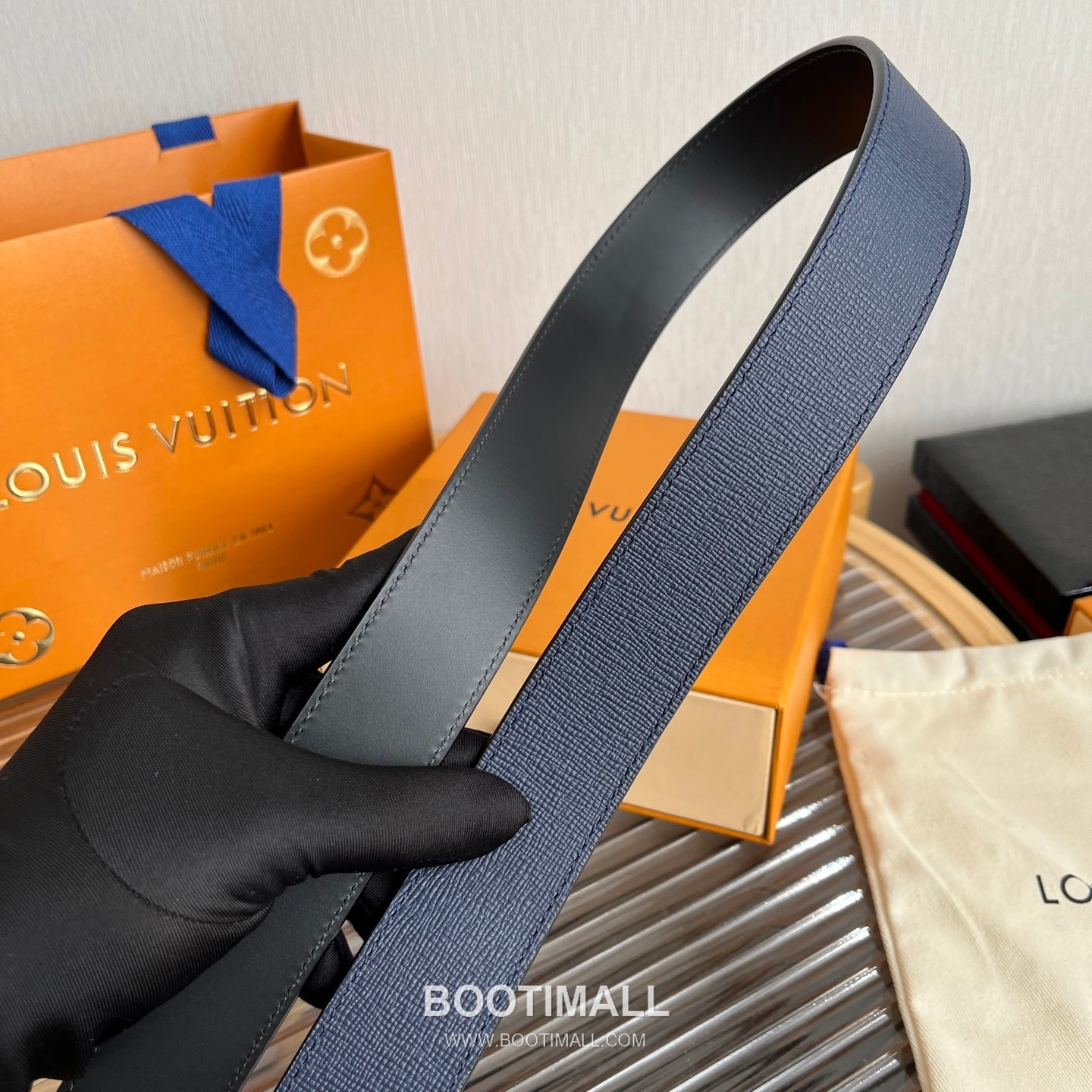 Louis Vuitton LV Initiales Rectangular Buckle Grained Leather Black Belt 루이비통 LV 이니셜 직사각 버클 그레인 레더 벨트 3.5cm 5