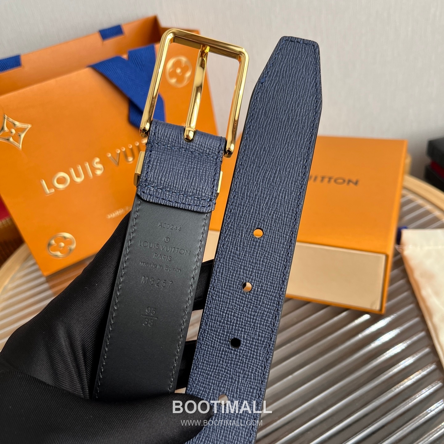 Louis Vuitton LV Initiales Rectangular Buckle Grained Leather Black Belt 루이비통 LV 이니셜 직사각 버클 그레인 레더 벨트 3.5cm 7