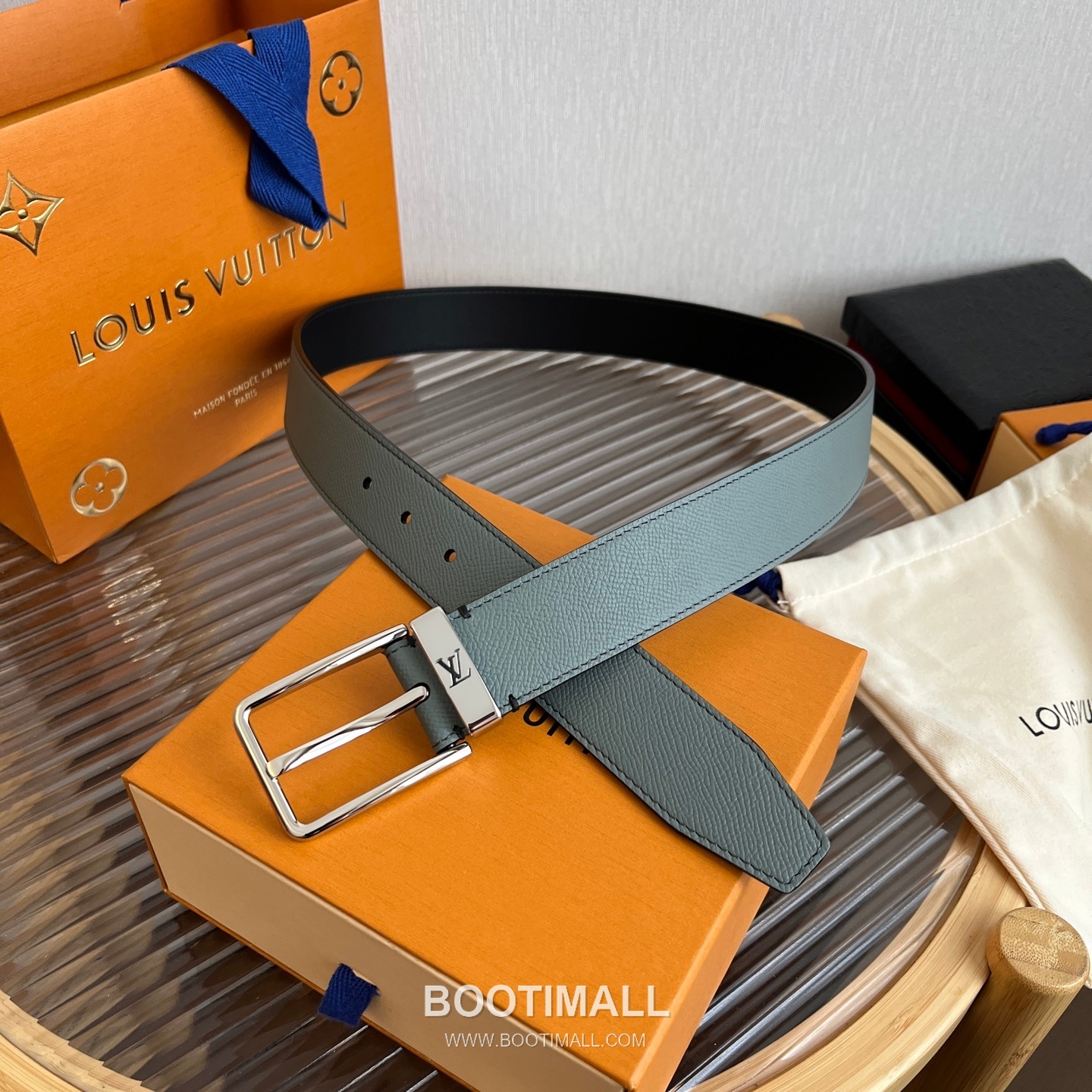 Louis Vuitton LV Initiales Rectangular Buckle Grained Leather Black Belt 루이비통 LV 이니셜 직사각 버클 그레인 레더 벨트 3.5cm 1