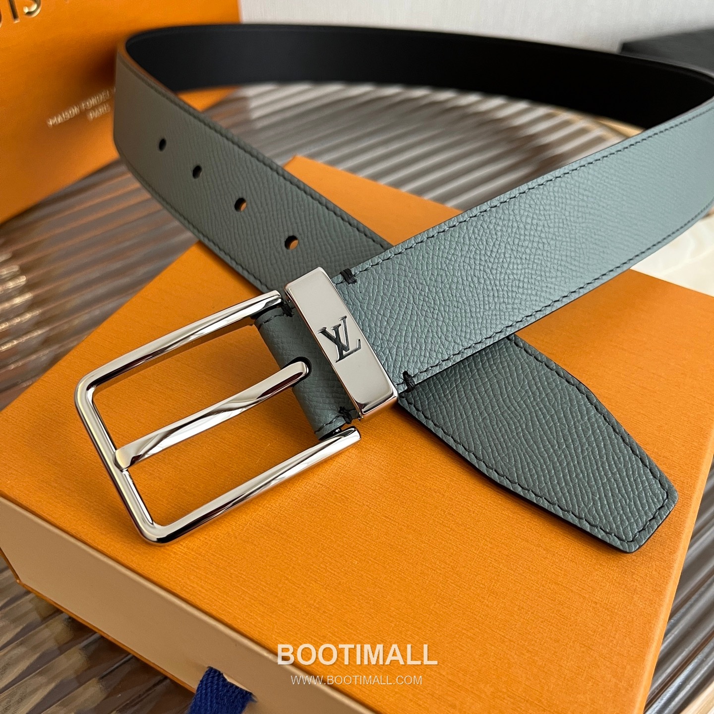 Louis Vuitton LV Initiales Rectangular Buckle Grained Leather Black Belt 루이비통 LV 이니셜 직사각 버클 그레인 레더 벨트 3.5cm 2