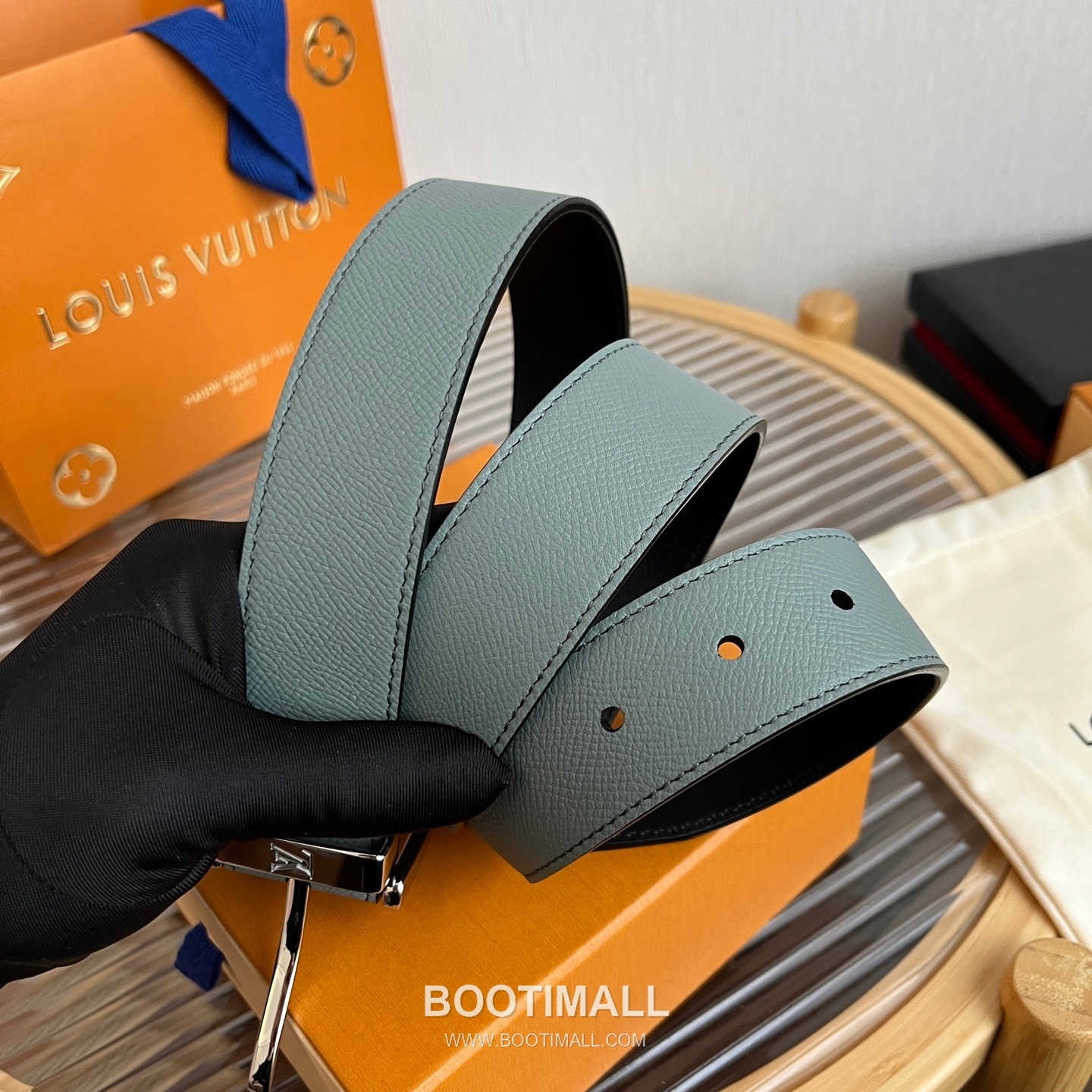 Louis Vuitton LV Initiales Rectangular Buckle Grained Leather Black Belt 루이비통 LV 이니셜 직사각 버클 그레인 레더 벨트 3.5cm 4