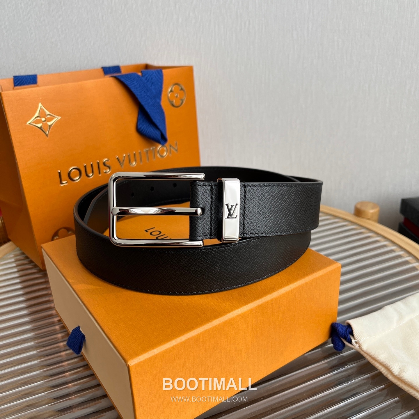 Louis Vuitton LV Initiales Rectangular Buckle Grained Leather Black Belt 루이비통 LV 이니셜 직사각 버클 그레인 레더 벨트 3.5cm 2