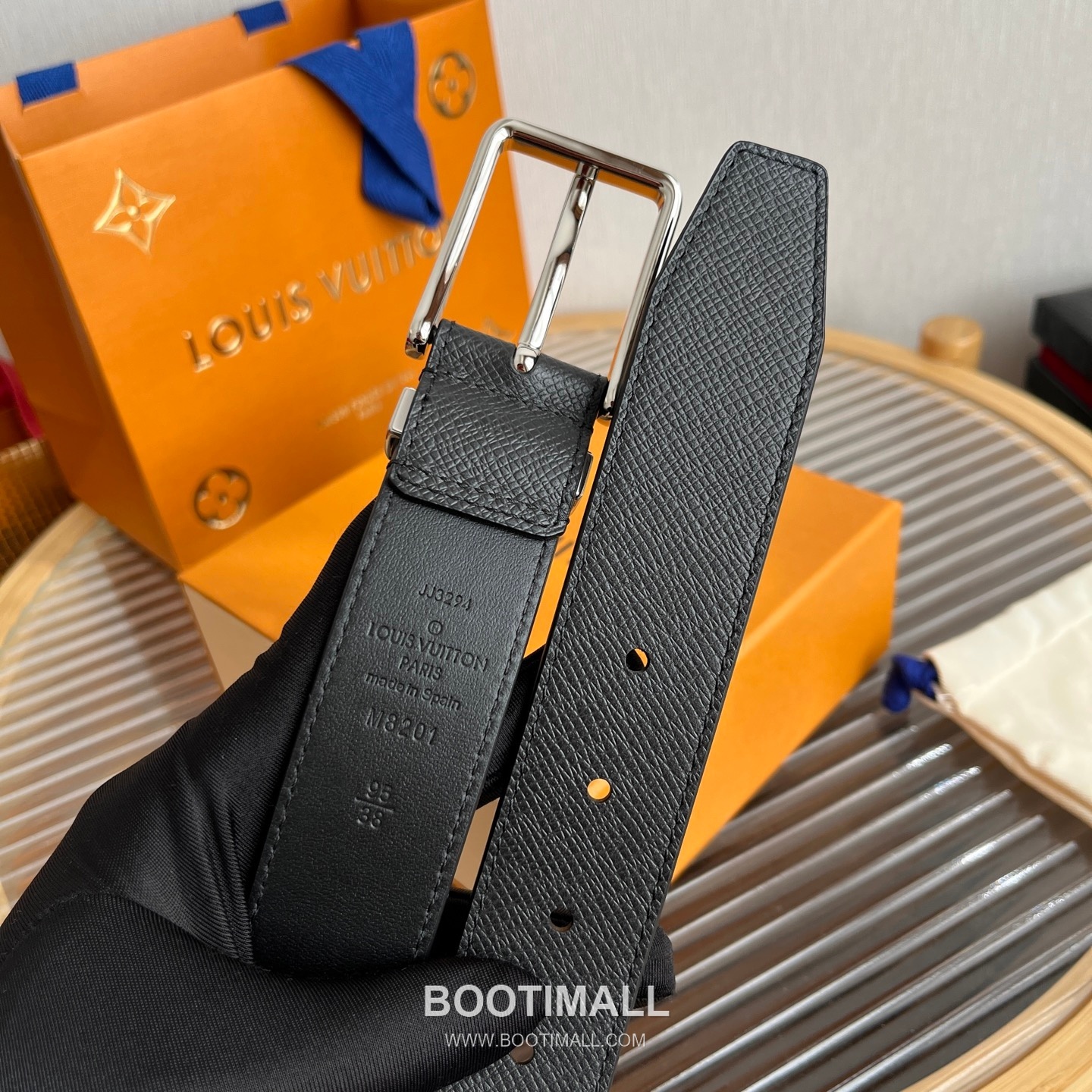 Louis Vuitton LV Initiales Rectangular Buckle Grained Leather Black Belt 루이비통 LV 이니셜 직사각 버클 그레인 레더 벨트 3.5cm 7