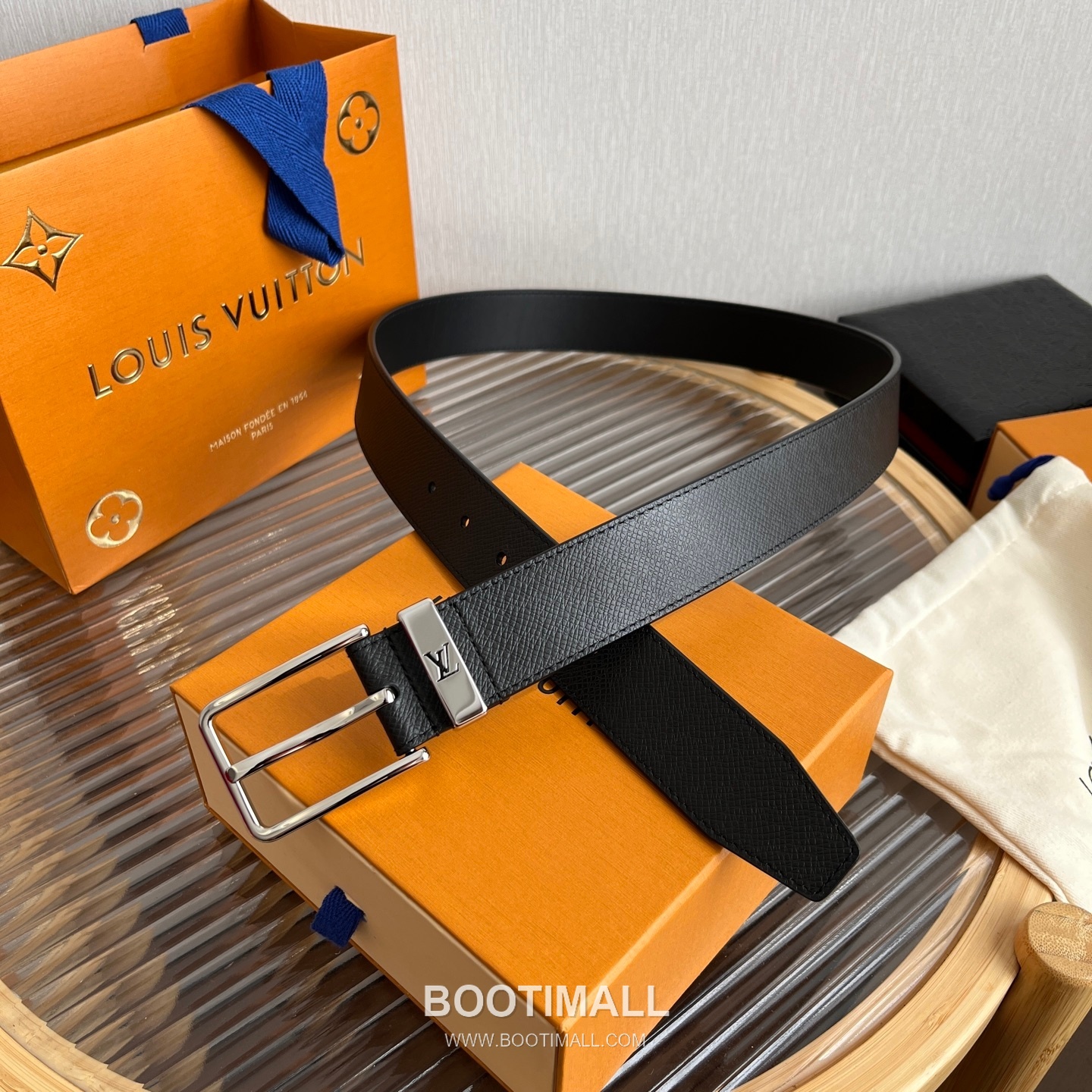 Louis Vuitton LV Initiales Rectangular Buckle Grained Leather Black Belt 루이비통 LV 이니셜 직사각 버클 그레인 레더 벨트 3.5cm 9