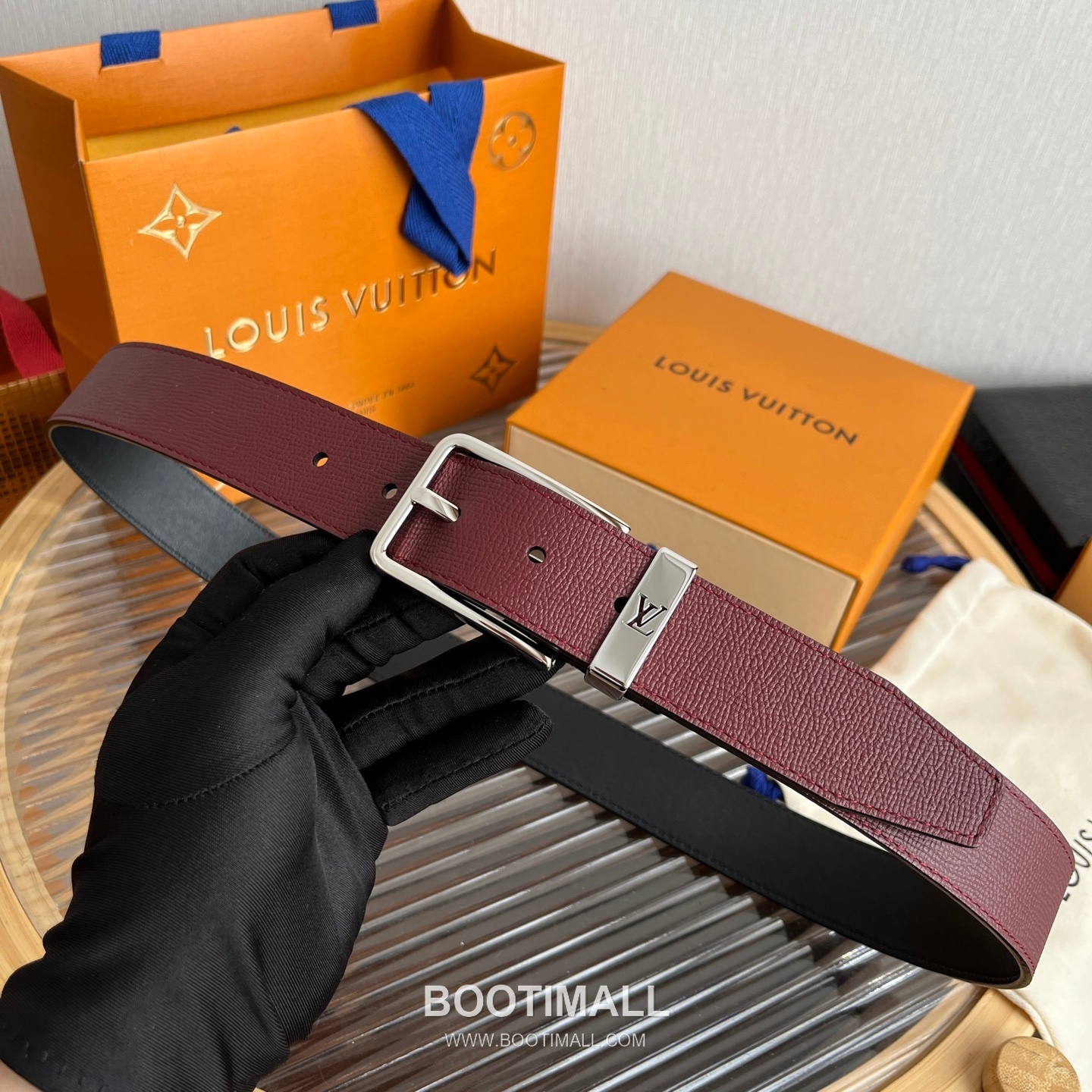 Louis Vuitton LV Initiales Rectangular Buckle Grained Leather Black Belt 루이비통 LV 이니셜 직사각 버클 그레인 레더 벨트 3.5cm 1