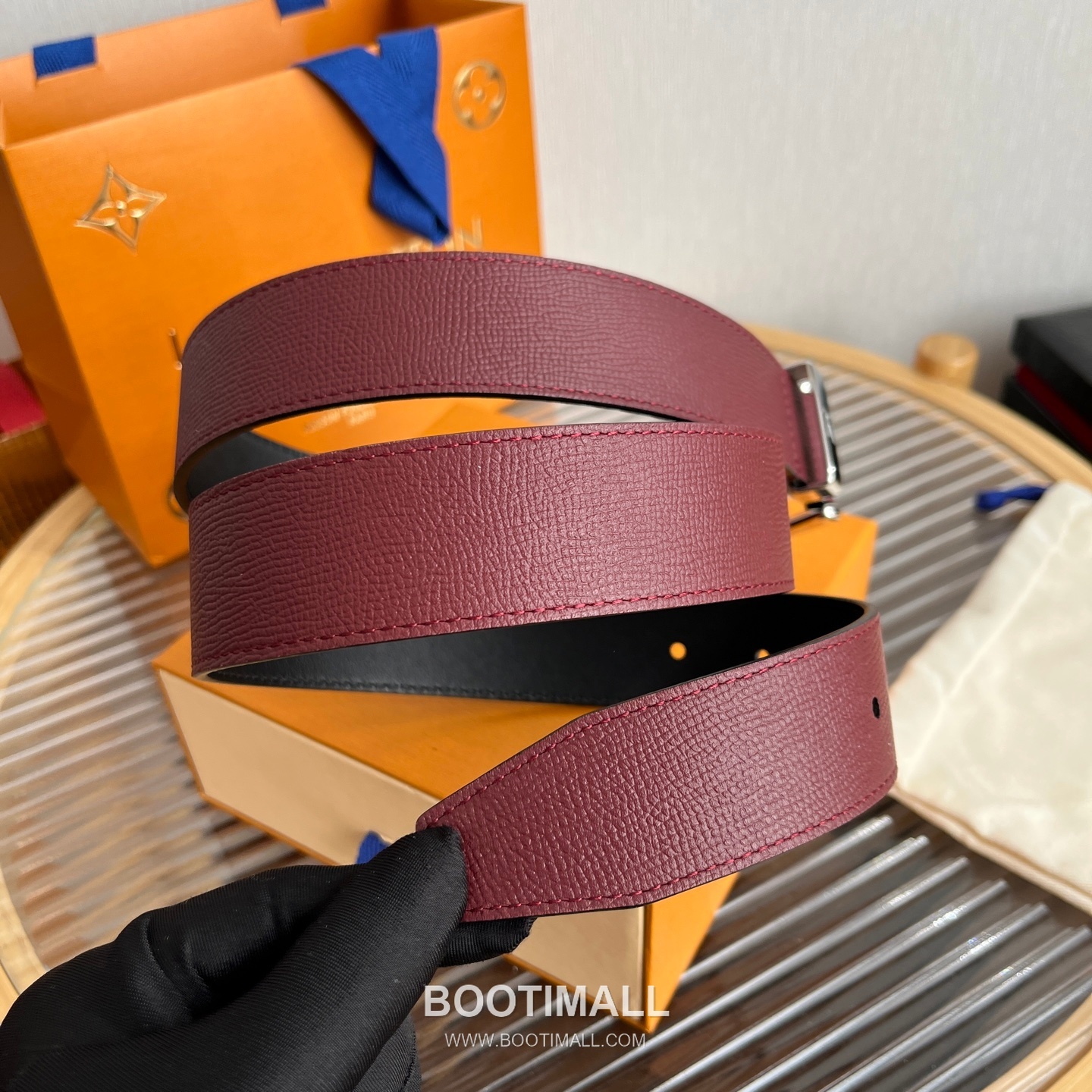 Louis Vuitton LV Initiales Rectangular Buckle Grained Leather Black Belt 루이비통 LV 이니셜 직사각 버클 그레인 레더 벨트 3.5cm 4