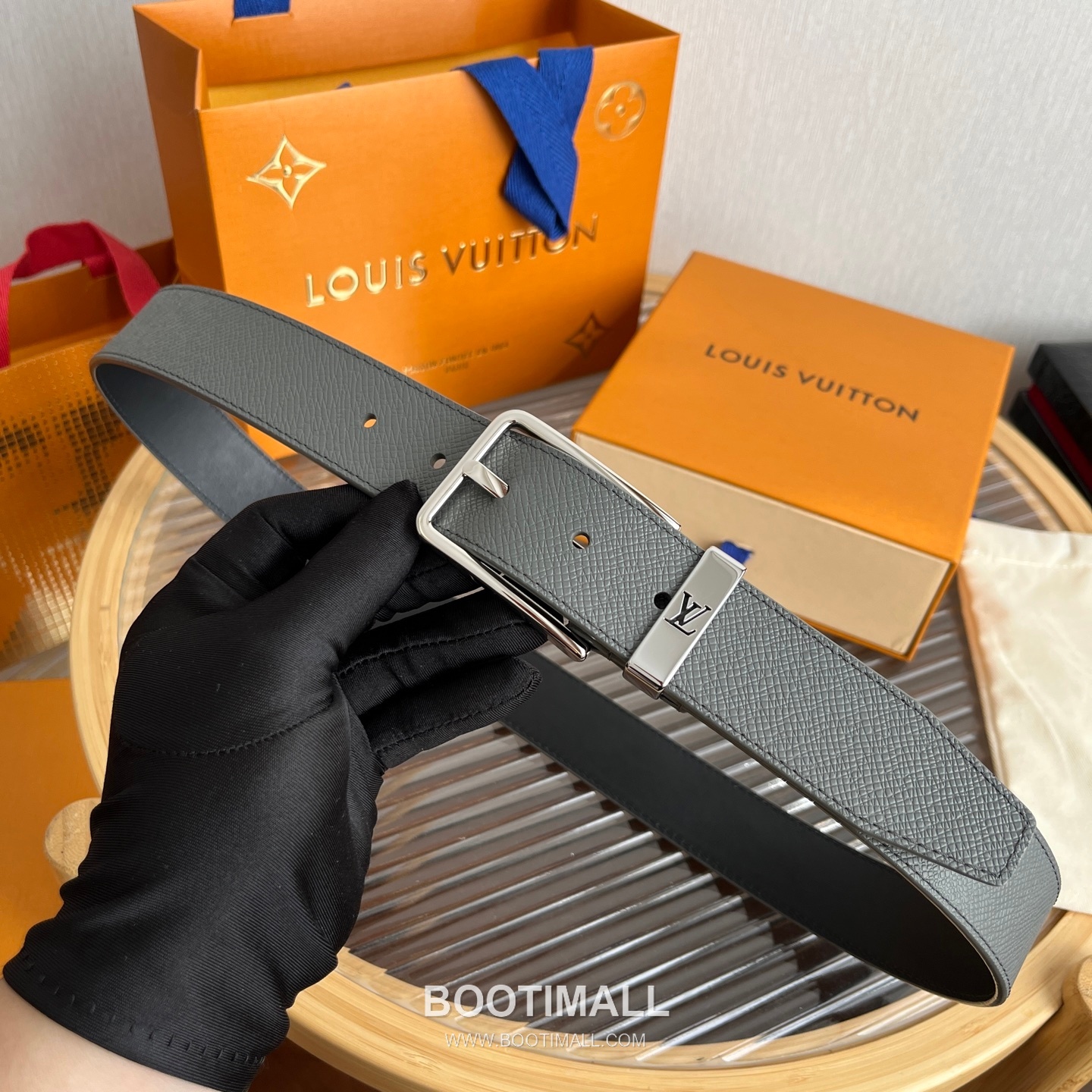 Louis Vuitton LV Initiales Rectangular Buckle Grained Leather Black Belt 루이비통 LV 이니셜 직사각 버클 그레인 레더 벨트 3.5cm 1