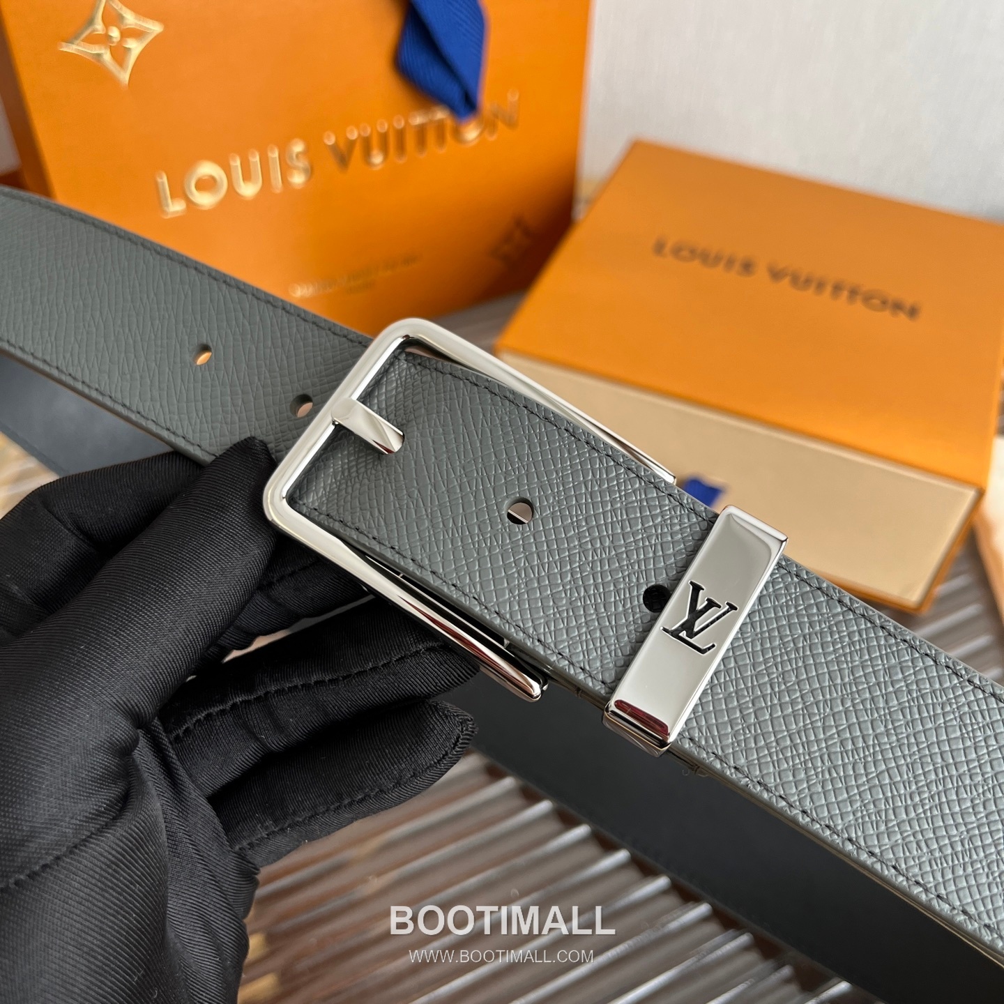 Louis Vuitton LV Initiales Rectangular Buckle Grained Leather Black Belt 루이비통 LV 이니셜 직사각 버클 그레인 레더 벨트 3.5cm 2