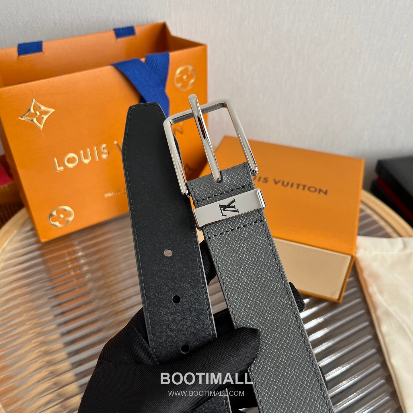 Louis Vuitton LV Initiales Rectangular Buckle Grained Leather Black Belt 루이비통 LV 이니셜 직사각 버클 그레인 레더 벨트 3.5cm 4