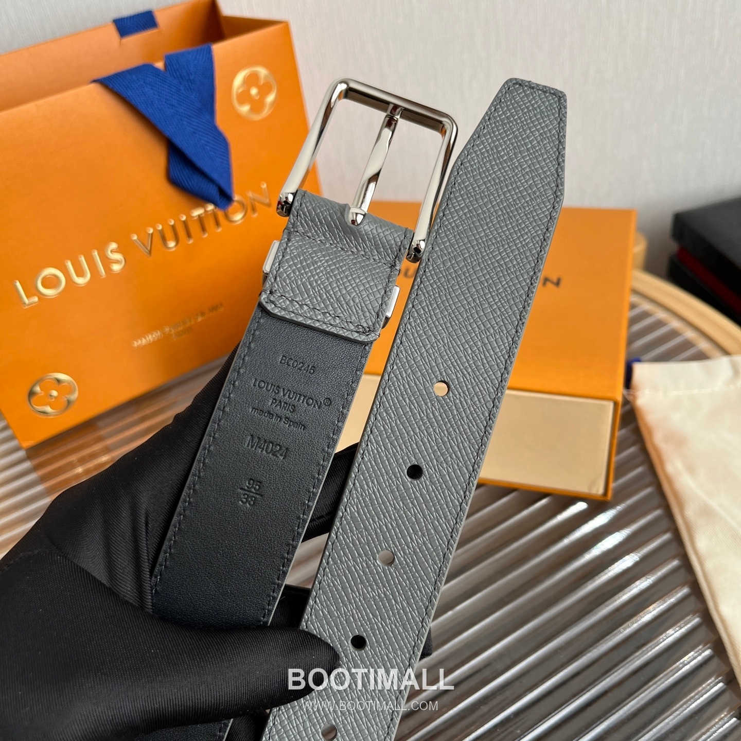 Louis Vuitton LV Initiales Rectangular Buckle Grained Leather Black Belt 루이비통 LV 이니셜 직사각 버클 그레인 레더 벨트 3.5cm 5