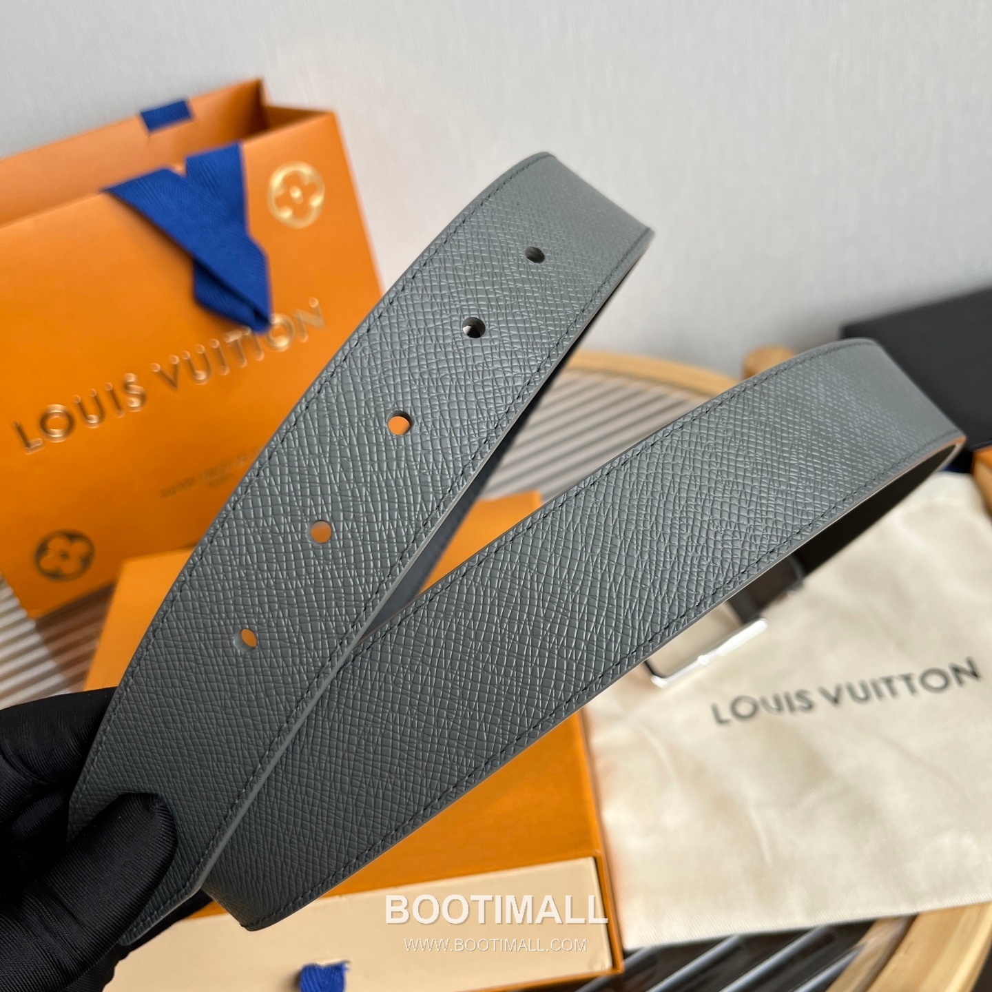 Louis Vuitton LV Initiales Rectangular Buckle Grained Leather Black Belt 루이비통 LV 이니셜 직사각 버클 그레인 레더 벨트 3.5cm 6