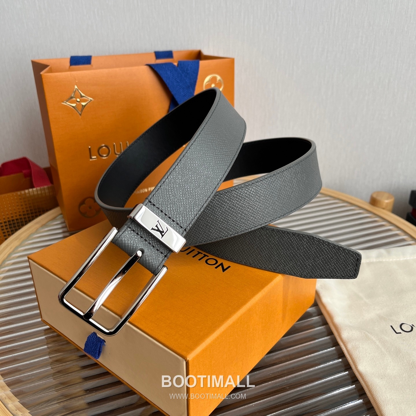 Louis Vuitton LV Initiales Rectangular Buckle Grained Leather Black Belt 루이비통 LV 이니셜 직사각 버클 그레인 레더 벨트 3.5cm 8