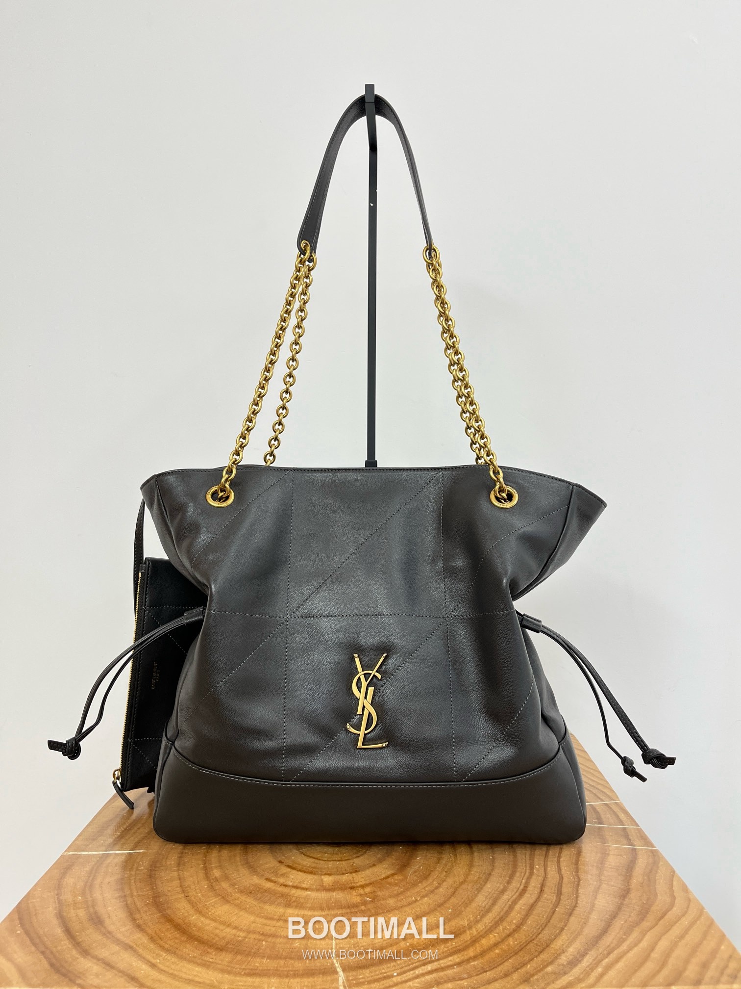 Saint Laurent Jamie 4.3 Pochon Large Lambskin Gray Shoulder Bag 생로랑 제이미 4.3 포숑 라지 램스킨 그레이 숄더백 35cm 1