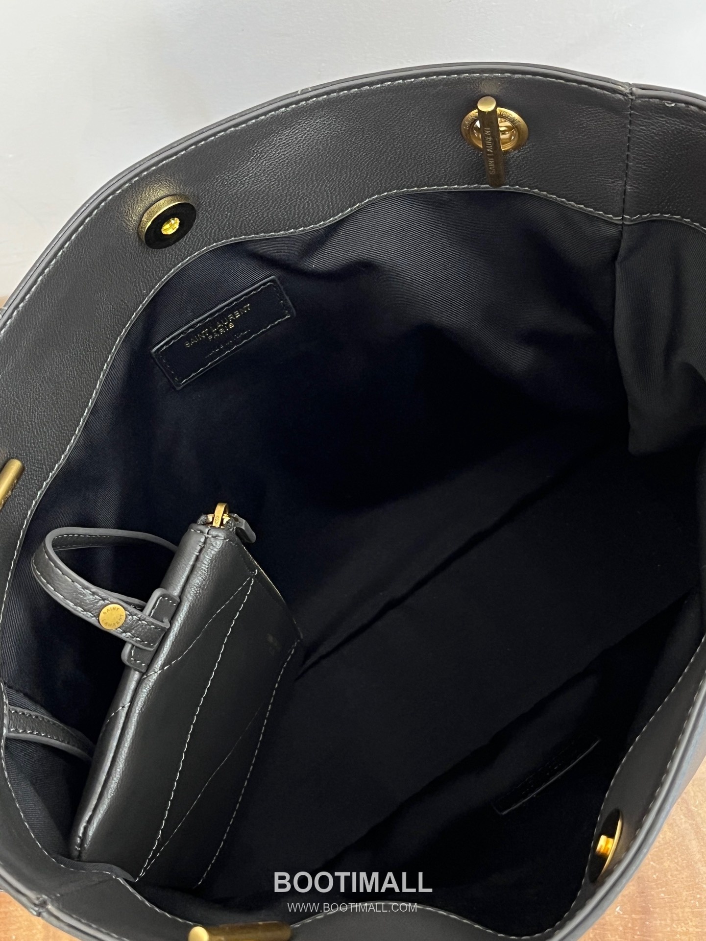 Saint Laurent Jamie 4.3 Pochon Large Lambskin Gray Shoulder Bag 생로랑 제이미 4.3 포숑 라지 램스킨 그레이 숄더백 35cm 16