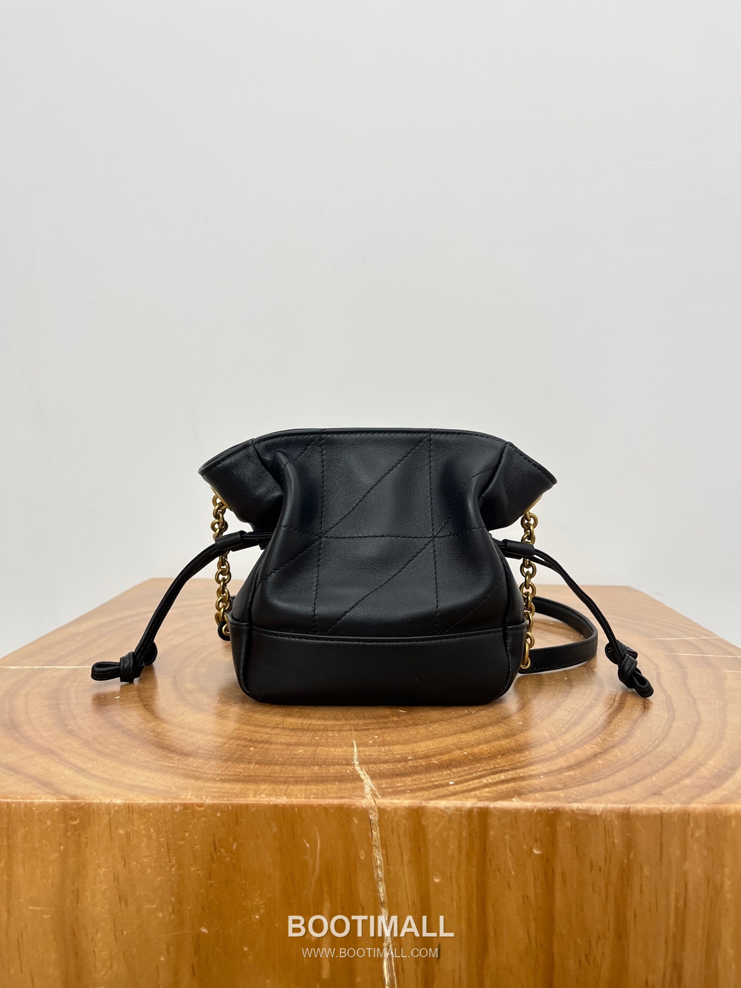 Saint Laurent Jamie 4.3 Pochon Mini Lambskin Bucket Bag 생로랑 제이미 4.3 포숑 미니 램스킨 버킷백 15.5cm 15